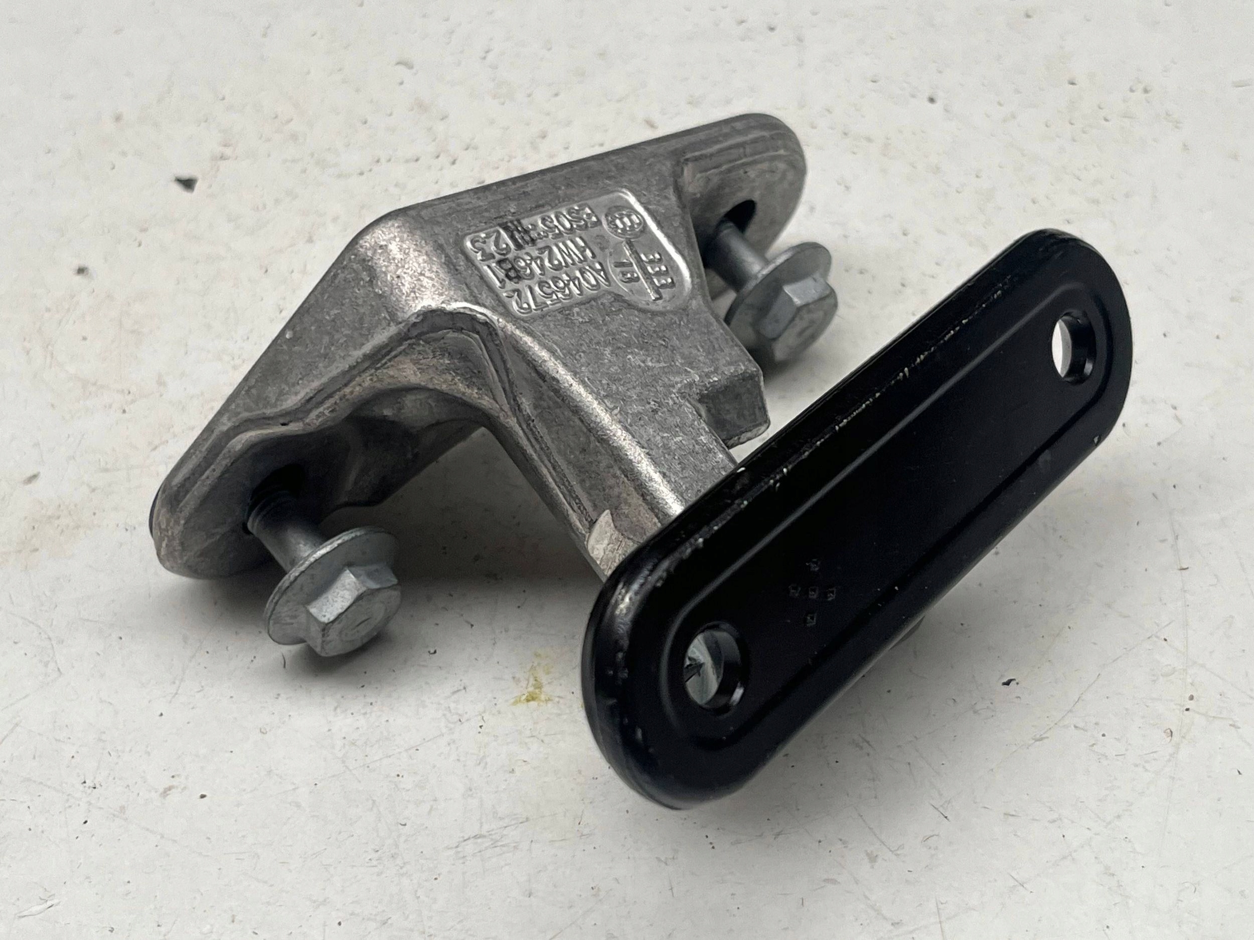 Scharnier links przednich Tür AUDI A6 (4F2, C6) A046572 2.7L diesel !J
