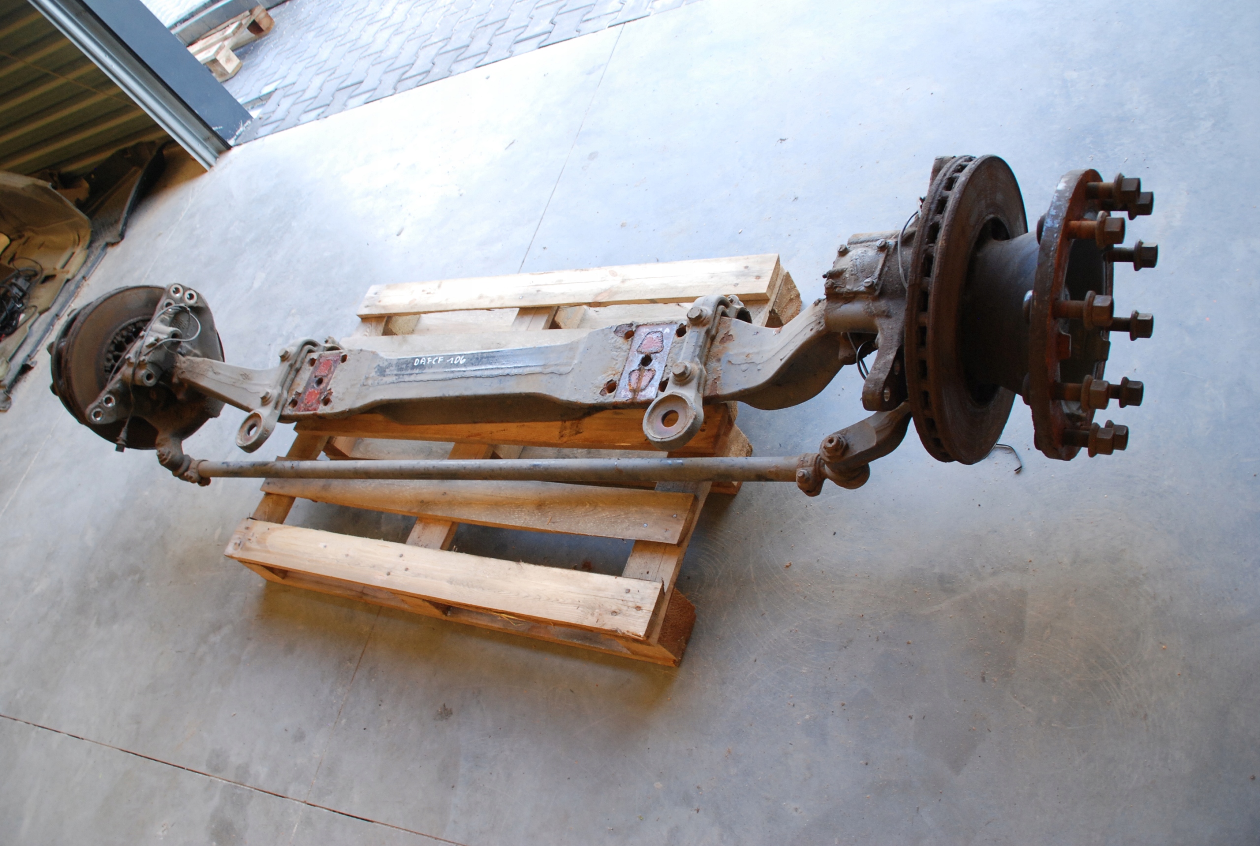 DAF XF 105 XF 106 PIASTA PRZOD Z TARCZA L / P Typ samochodu Samochody ciężarowe