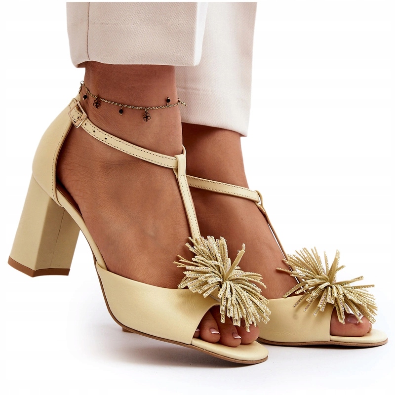 Dámské Sandály Na Podpatku S Ozdobou Laura Messi 2758 Béžové 38