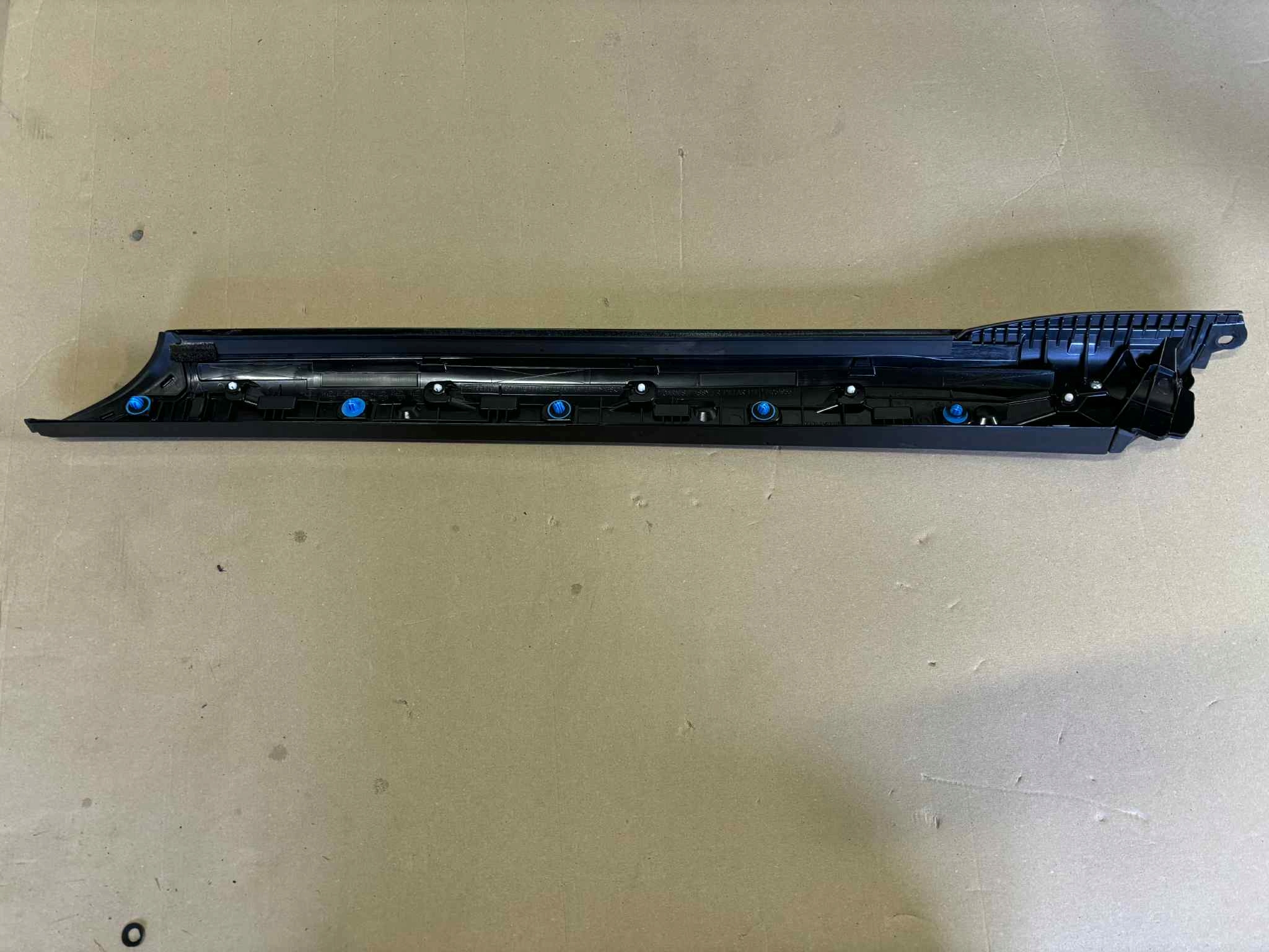 moulding left PRZEDNIEJ windows SLUPKA A MITSUBISHI OUTLANDER 7405A955