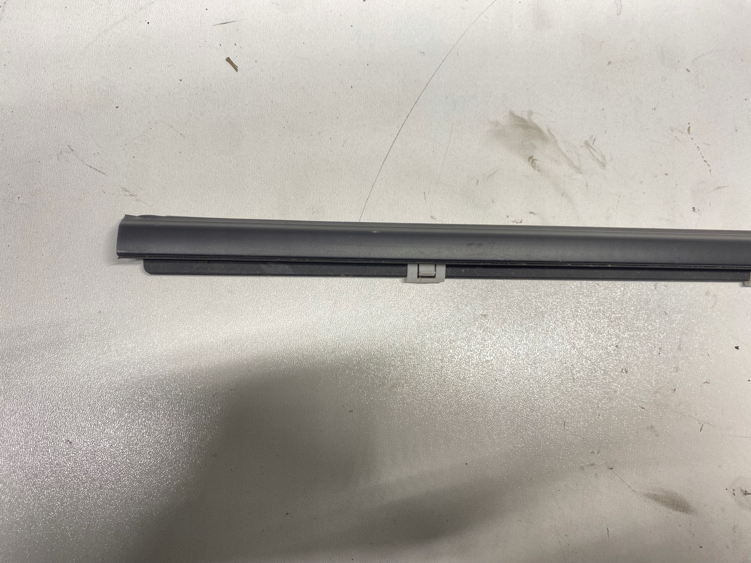KIA NIRO moulding dust door PARAPET left left front 17-24