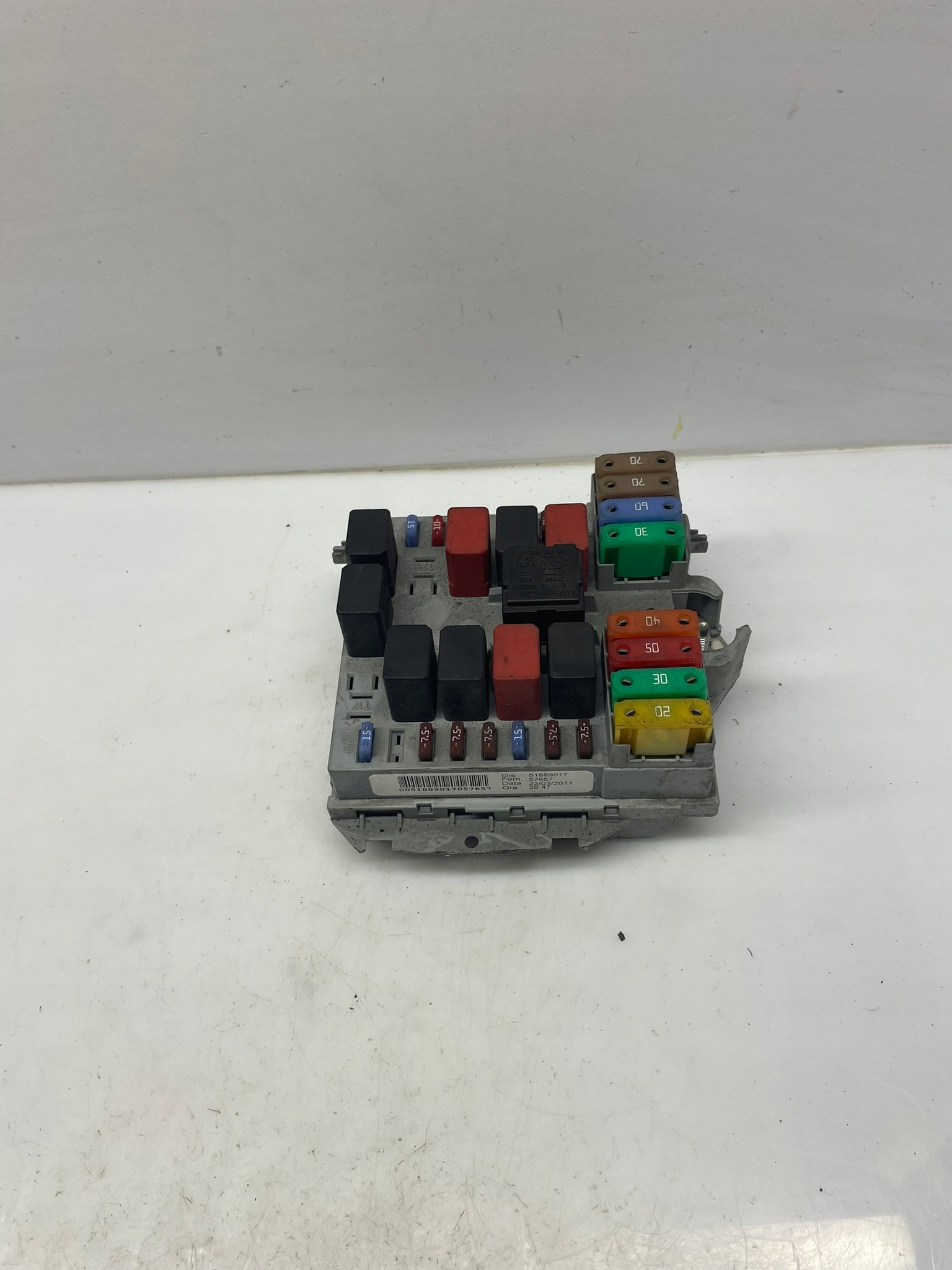 SKRZYNKA BEZPIECZNIKÓW FIAT 51889017