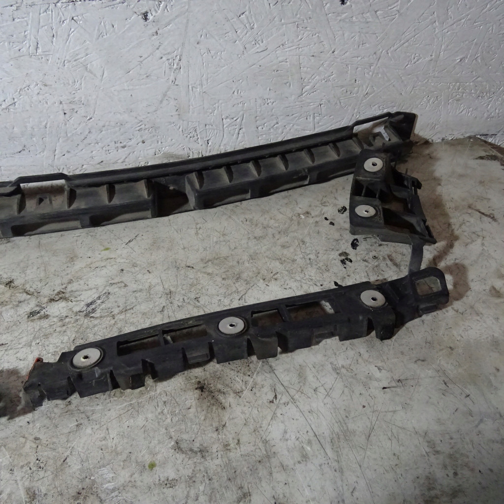 OPEL MERIVA B supporti Paraurti posteriore 13268261
