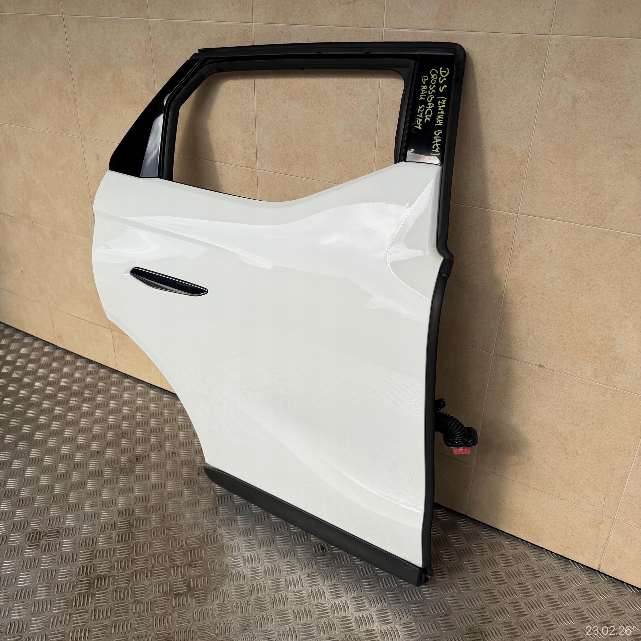door rear. right CITROEN DS3 CROSSBACK 2018 ROK does not have windows