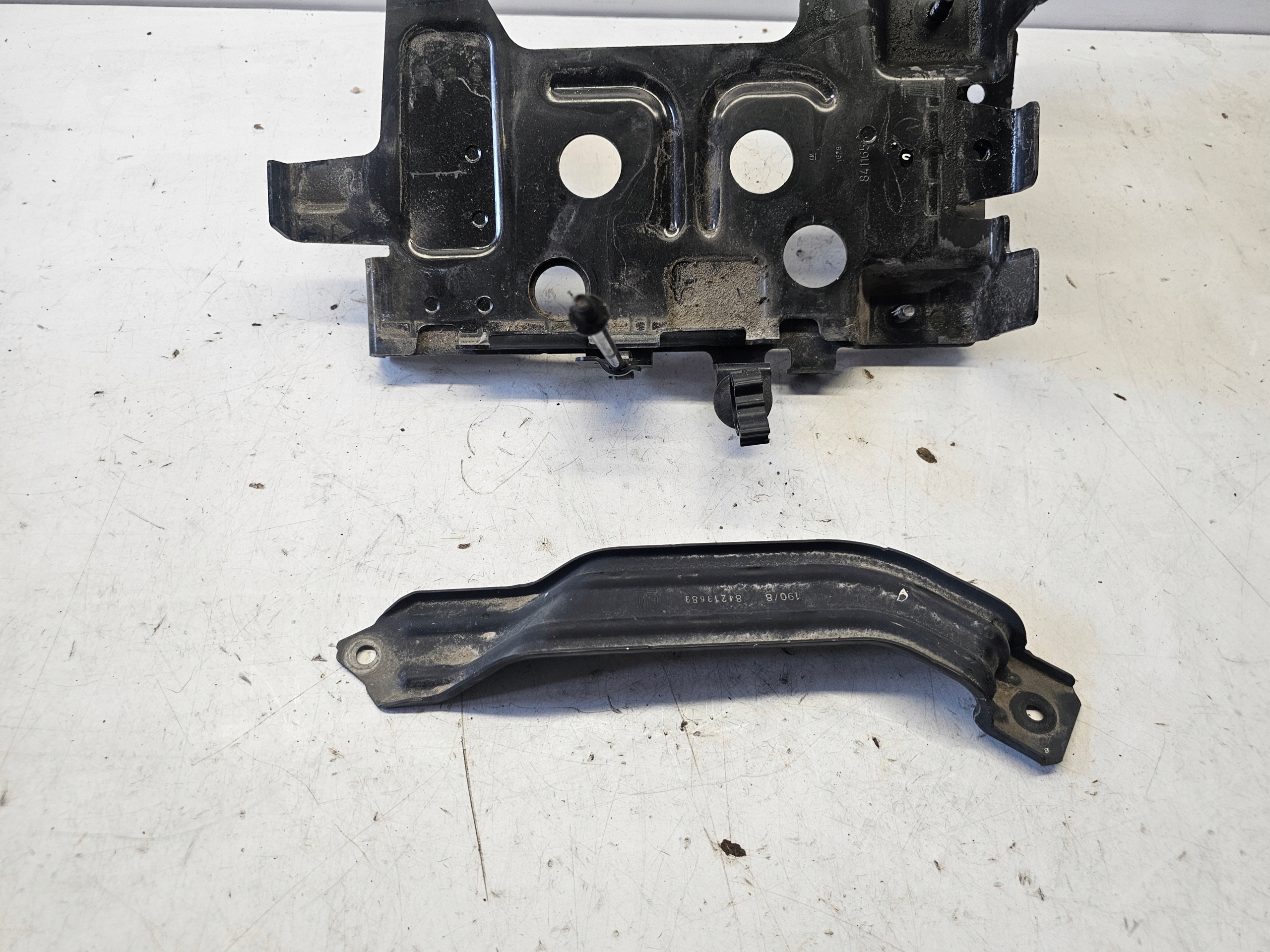 OPEL INSIGNIA B staffa per batteria