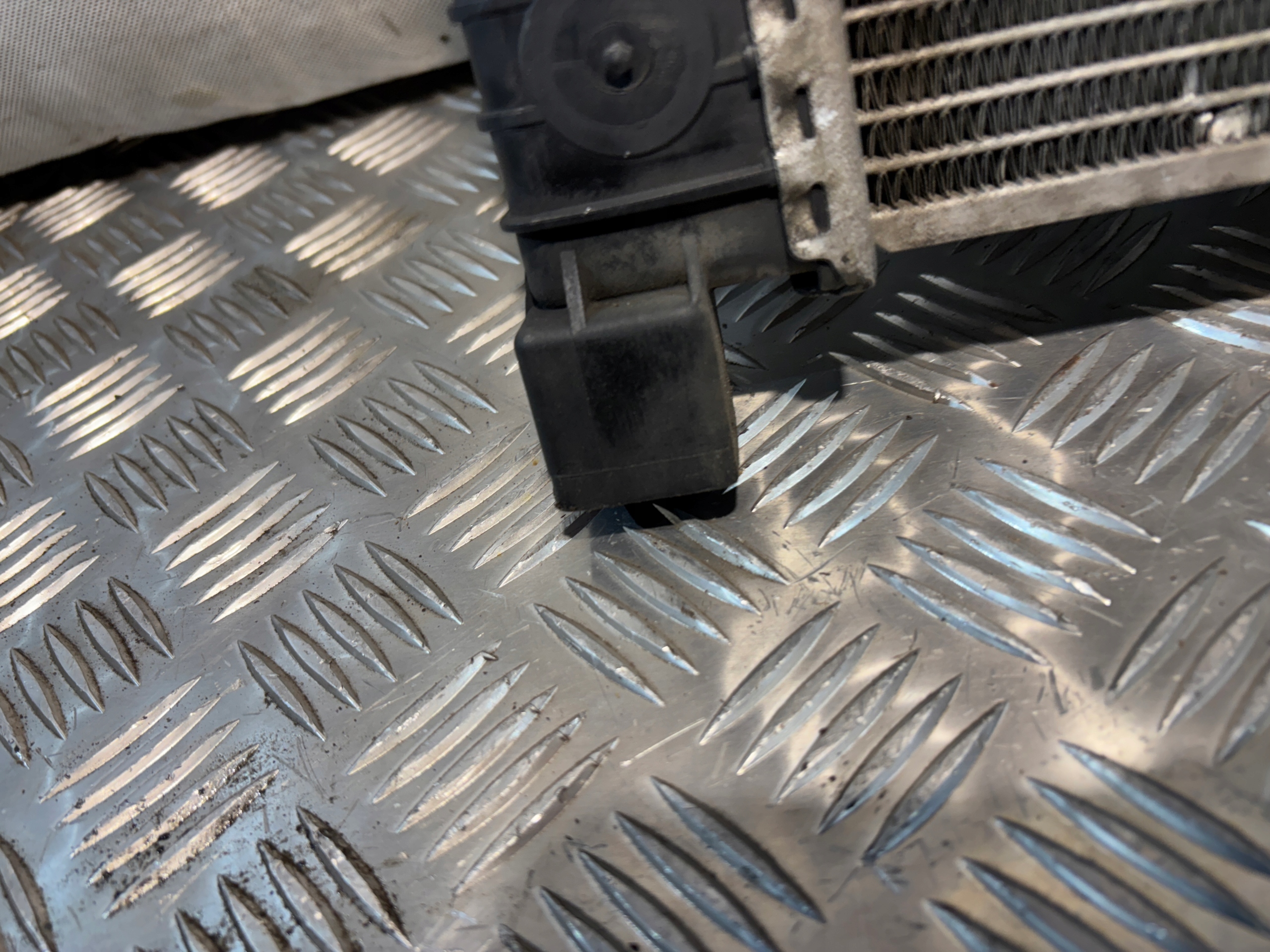 water cooler Mercedes W203 2,2CDI A2035000603