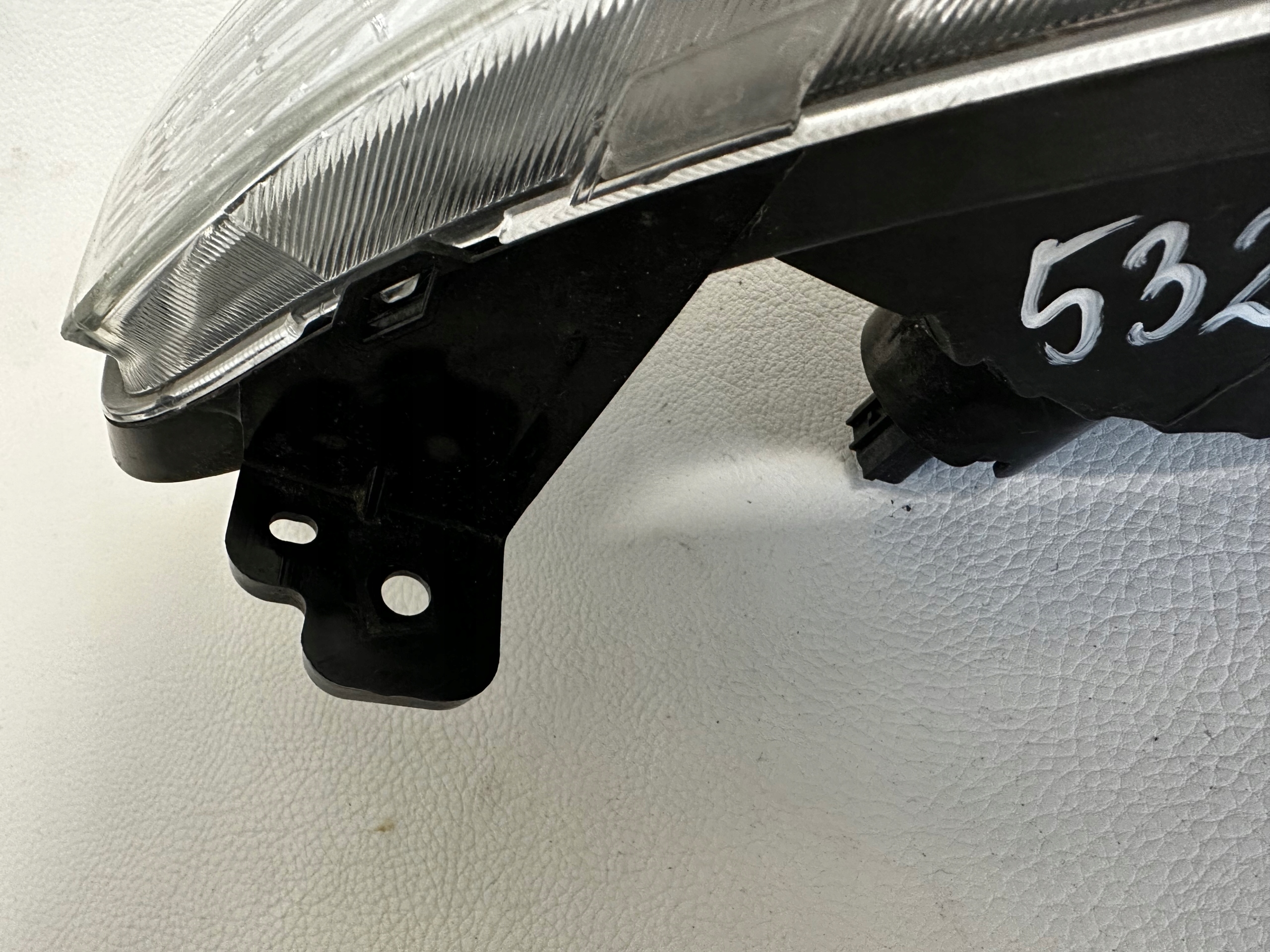 Chevrolet indicator right GM23305609