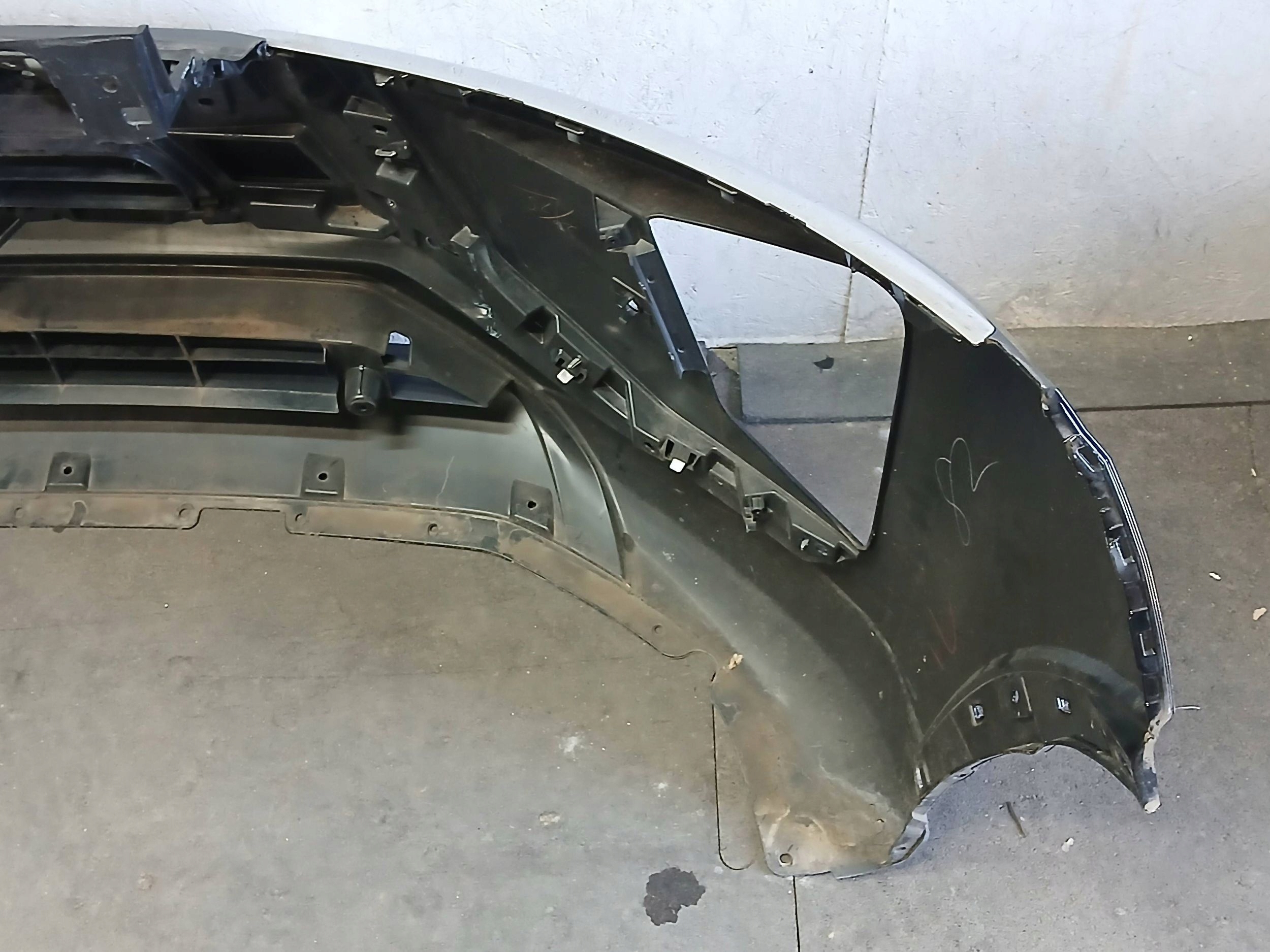 Stoßstange vorne MITSUBISHI ECLIPSE CROSS