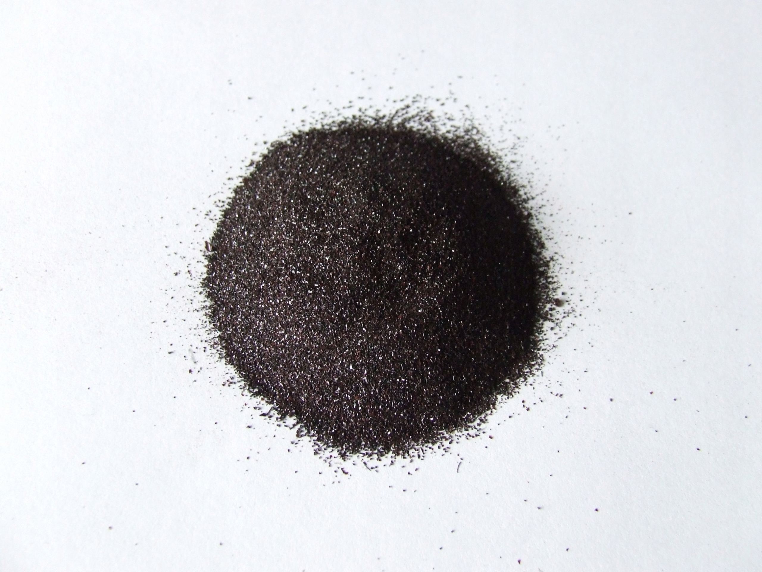 ŚCIERNIWO 1000 kg KORUND DO PIASKOWANIA PIASEK Pojemność 220 l