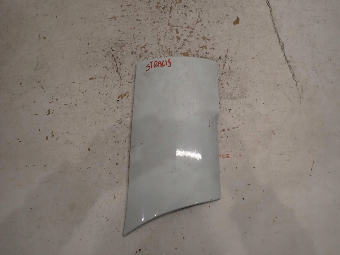 Frontverkleidung links Ecke IVECO STRALIS 5801564183