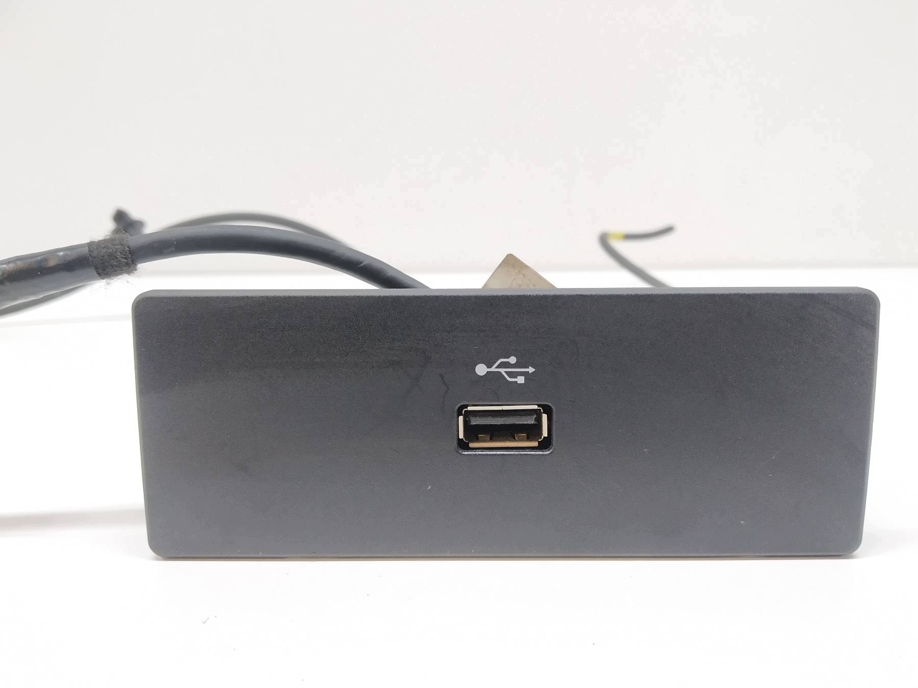 adapter USB DS7T-14D202-DD Lincoln Navigator IV (2017-2024)