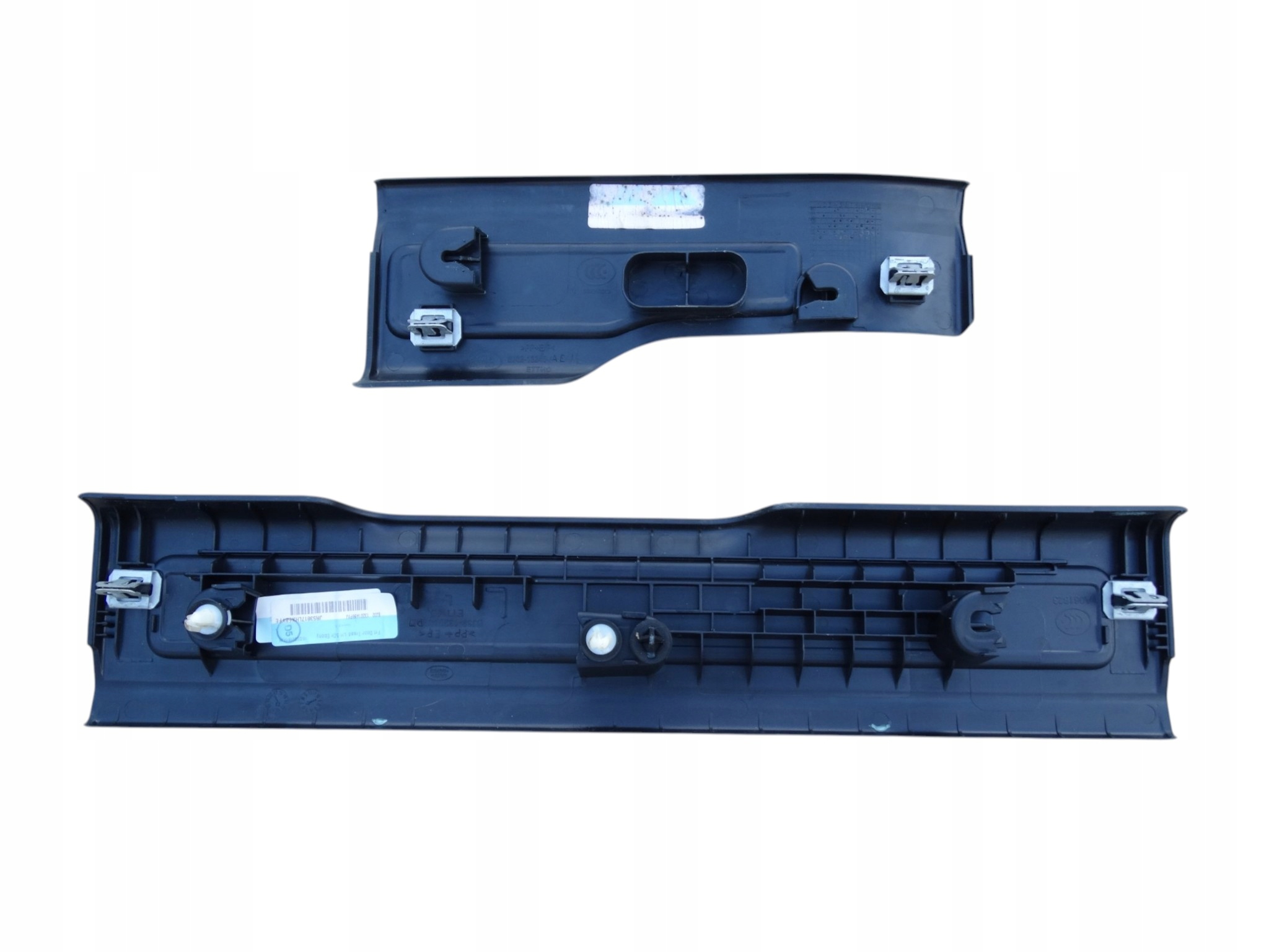 moulding cover cap of the threshold left front left RANGE ROVER EVOQUE L538