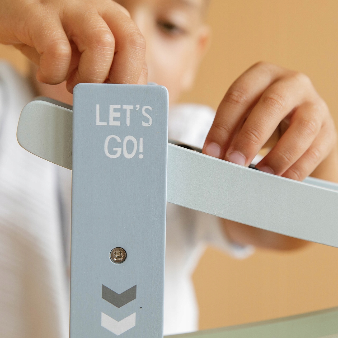 DREWNIANA ZJEŻDŻALNIA DLA AUT BŁĘKIT LITTLE DUTCH Materiał drewno