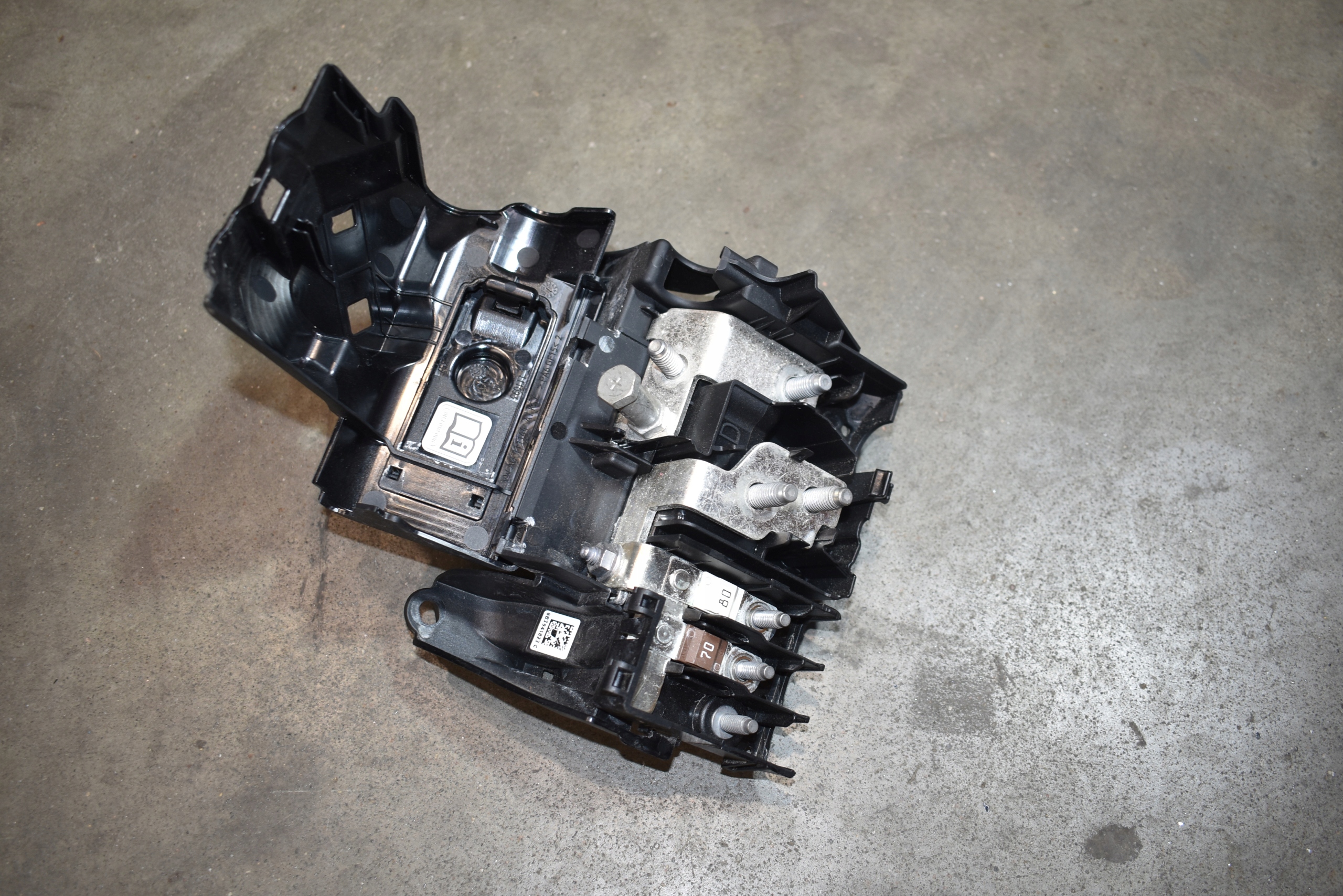IDEALNA compartment ROZDZIELACZ PRADU AUDI A5 B10 1