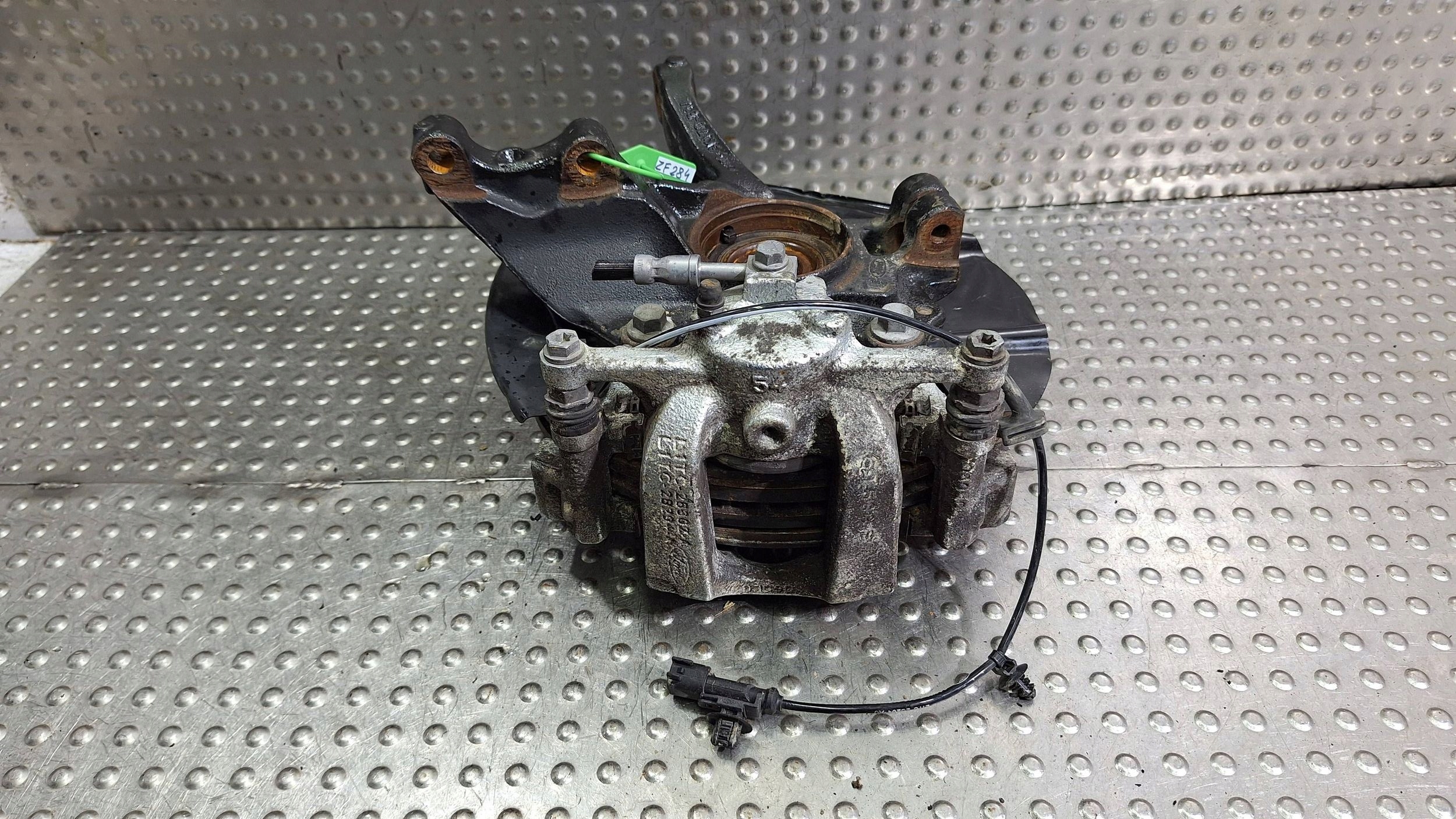 otoč čepu pravý předek L1TC-3K170-B1A FORD PUMA MK2