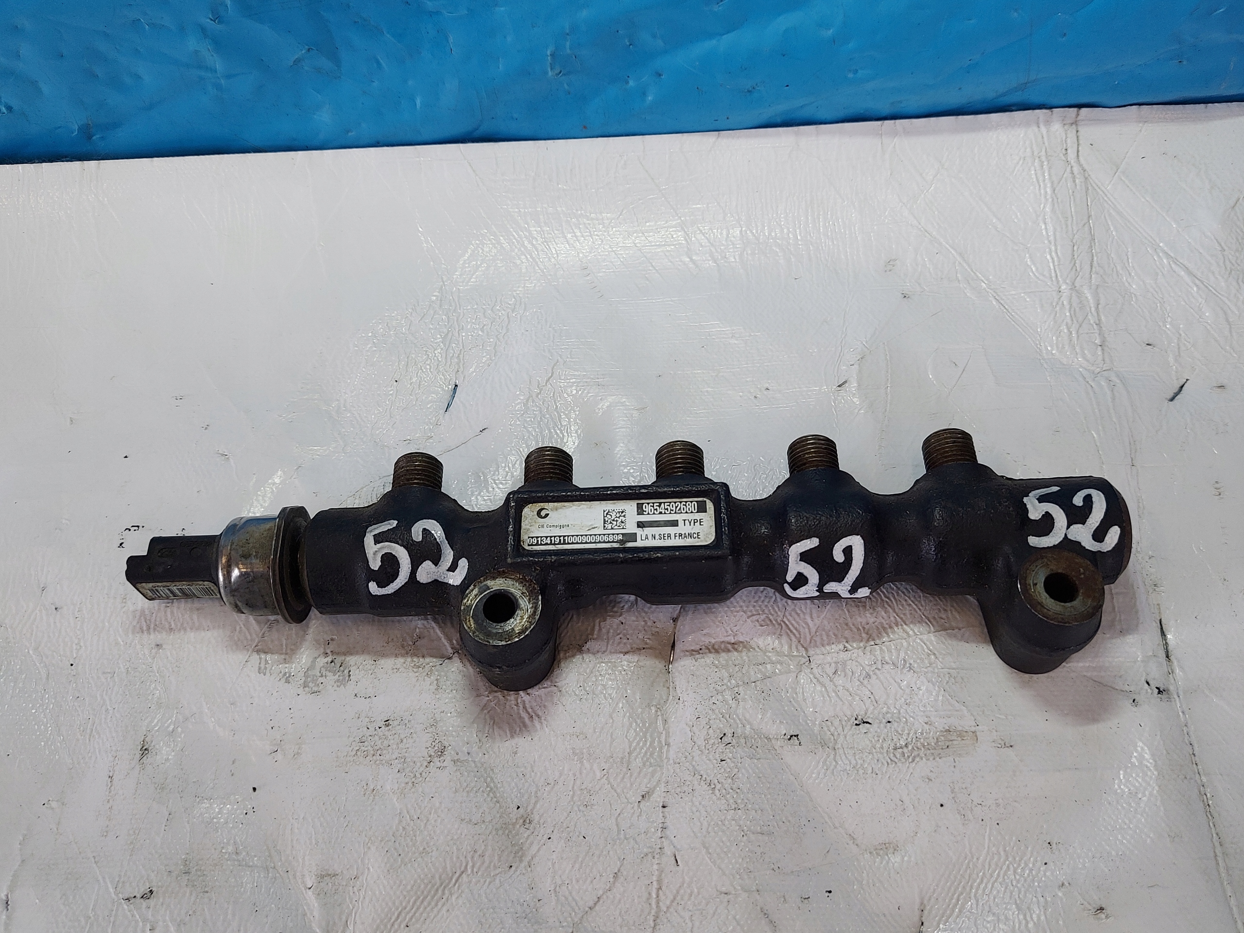 Rampe injection CITROEN C2 1.4 HDI 9654592680