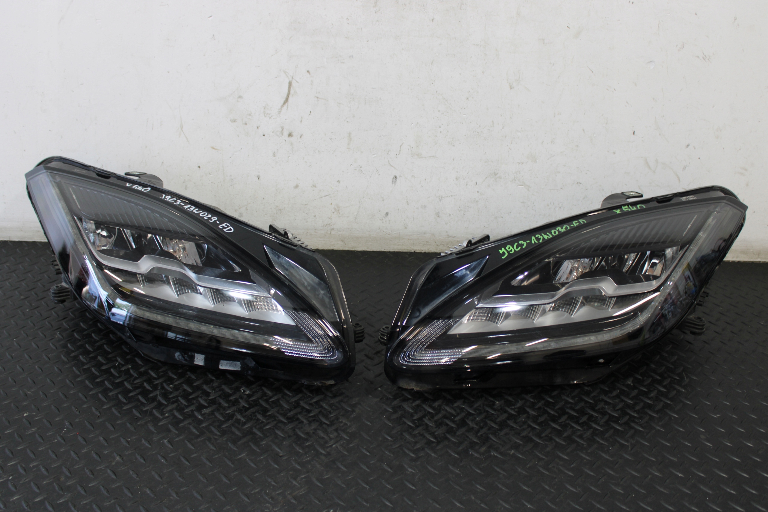 lights front LED JAGUAR E-PACE X540 S J9C3-13W029-ED J9C3-13W030-ED