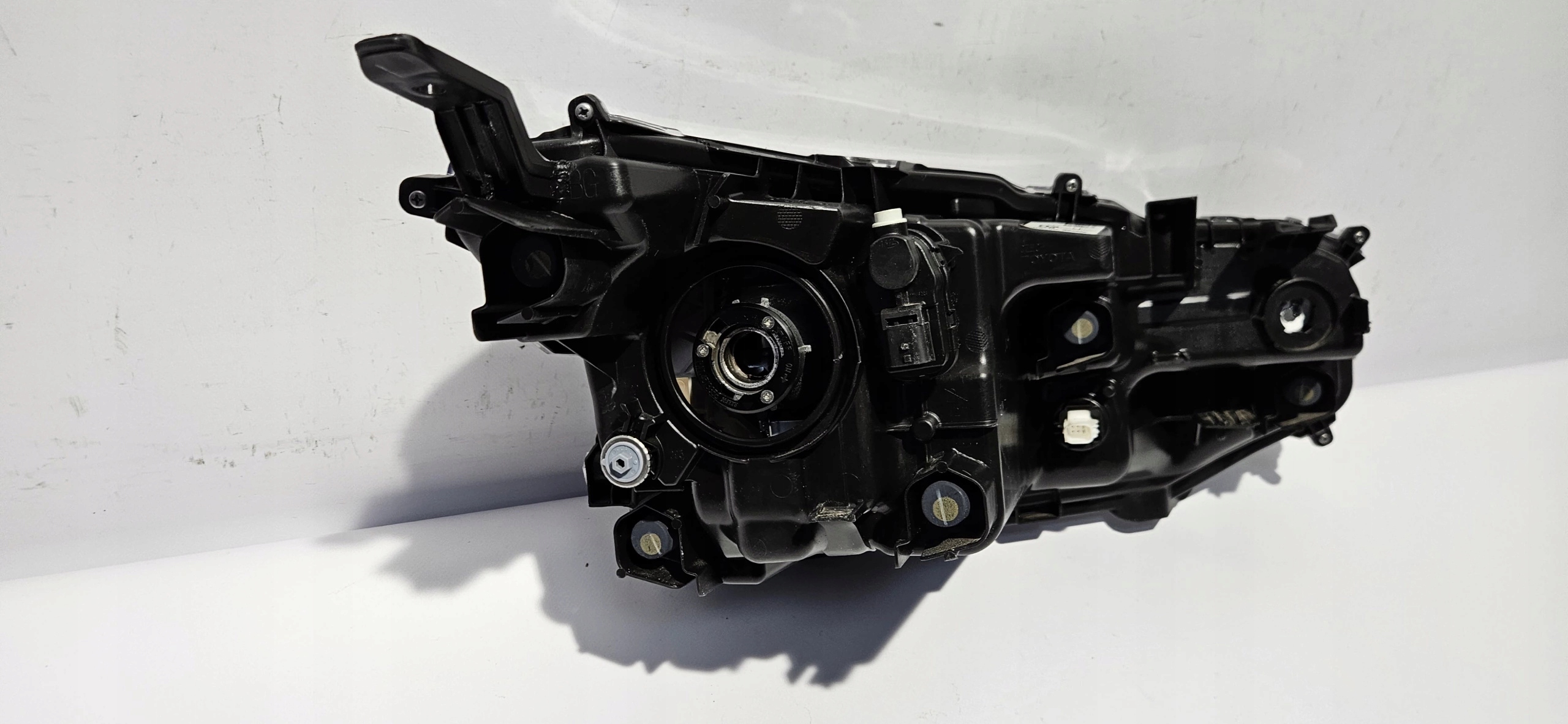 light left front lens LED TOYOTA YARIS CROSS 20