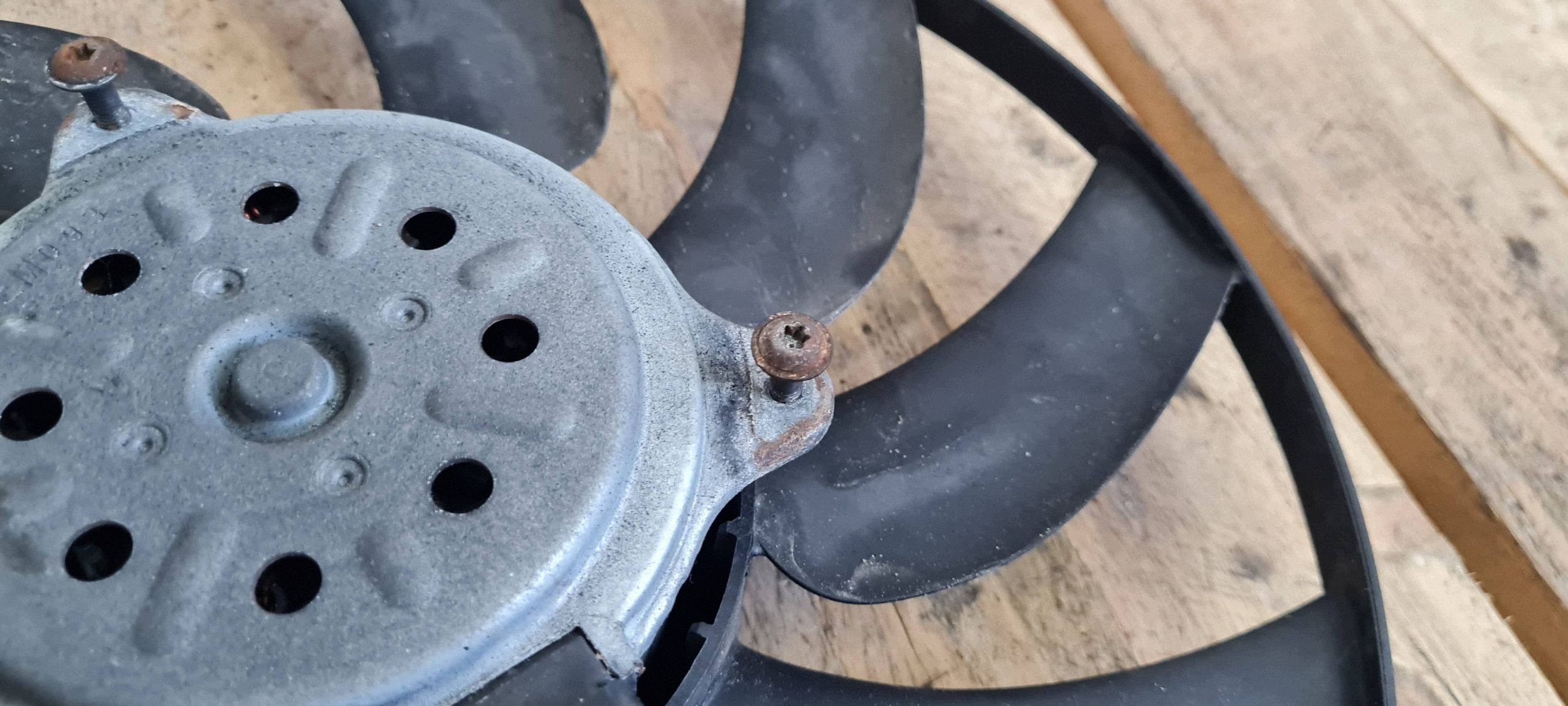A7 4G radiator fan M160982 small A6 C7 A4 B8 A5 Q5 8R