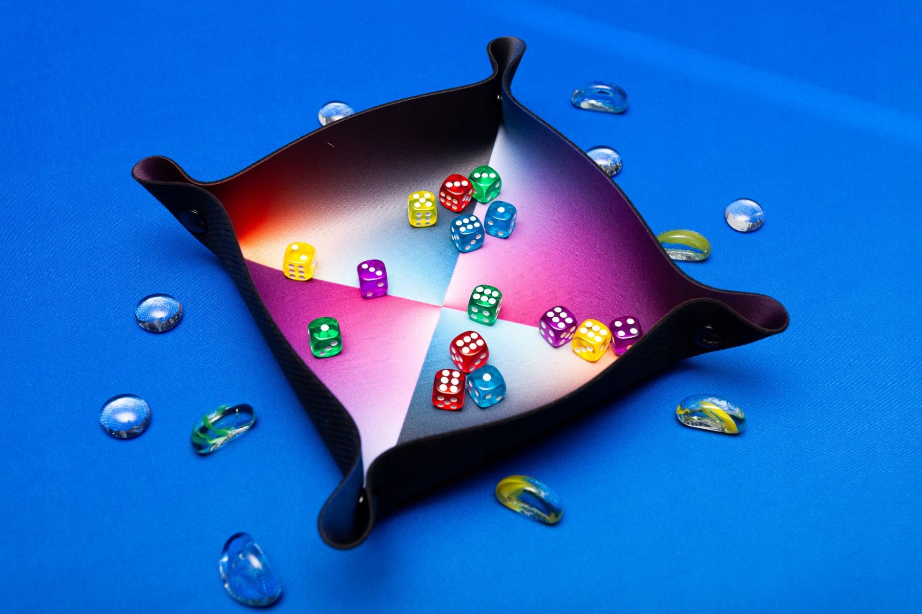 DICE TRAY TACKA NA KOŚCI PRZYSZŁOŚĆ 22X22CM EAN (GTIN) 5907737308131