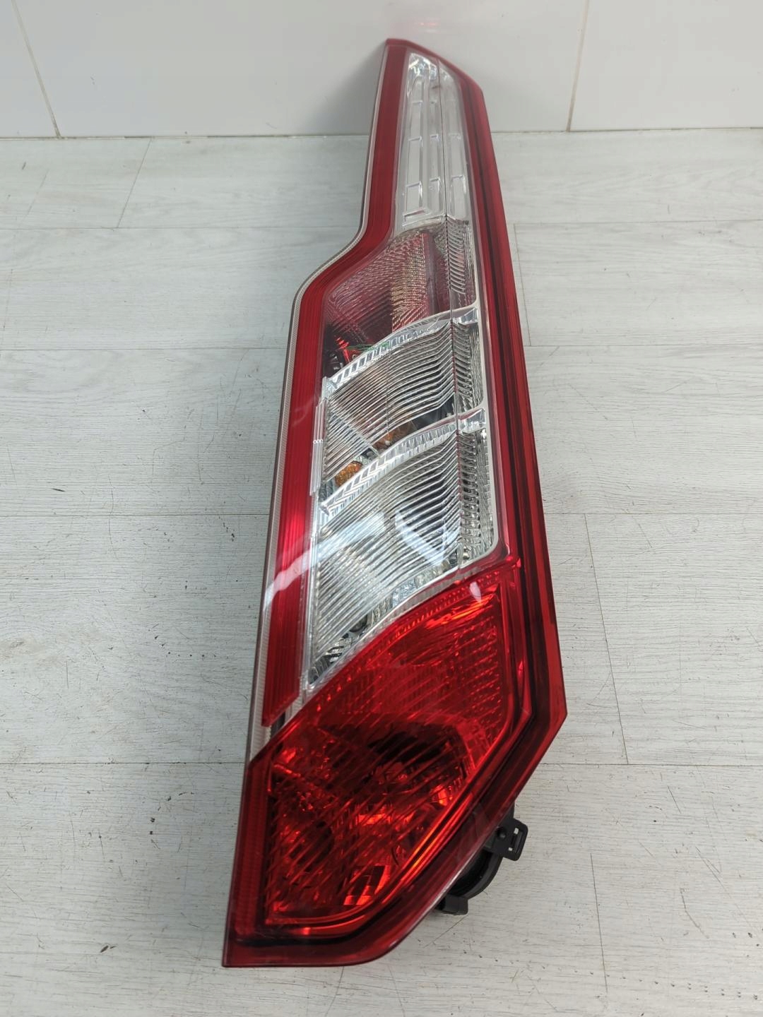 фонарь правый FORD TRANSIT BK2113404