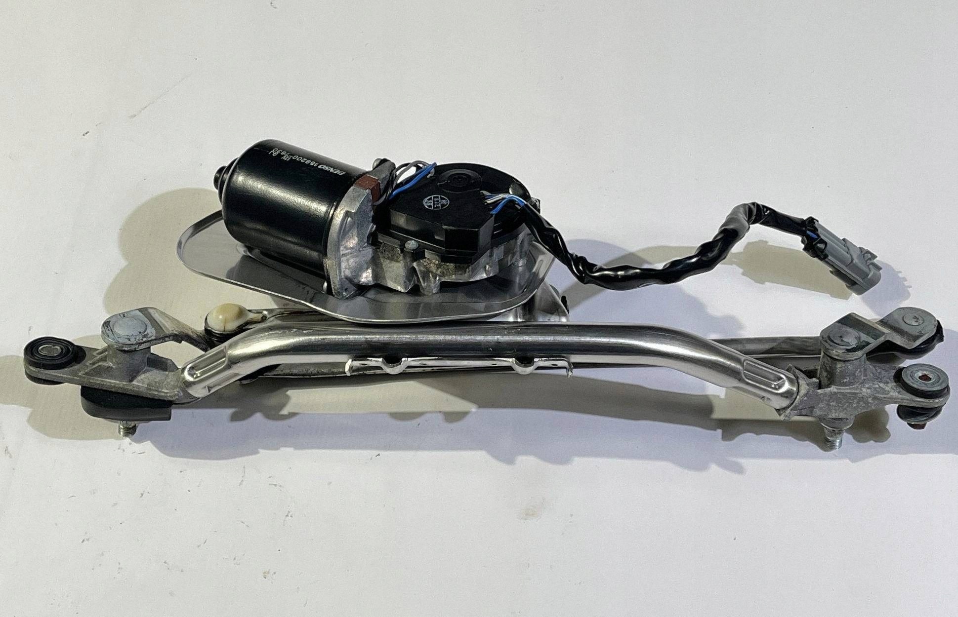 Gestänge Motor Wischer Maserati GranTurismo 2008