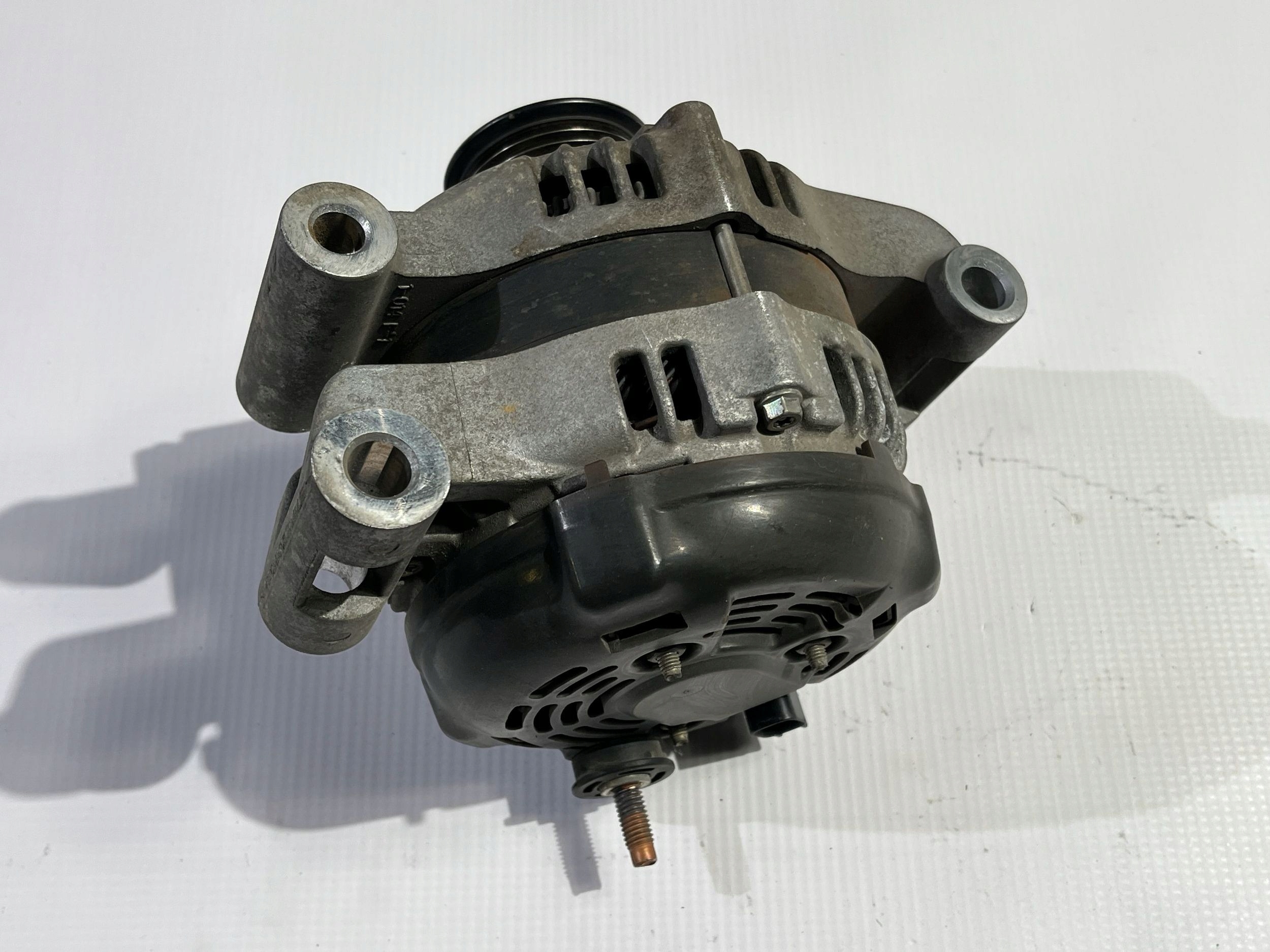 Alternator Dodge Challenger 6.1 HEMI SRT8 2008-2010 04896805AE