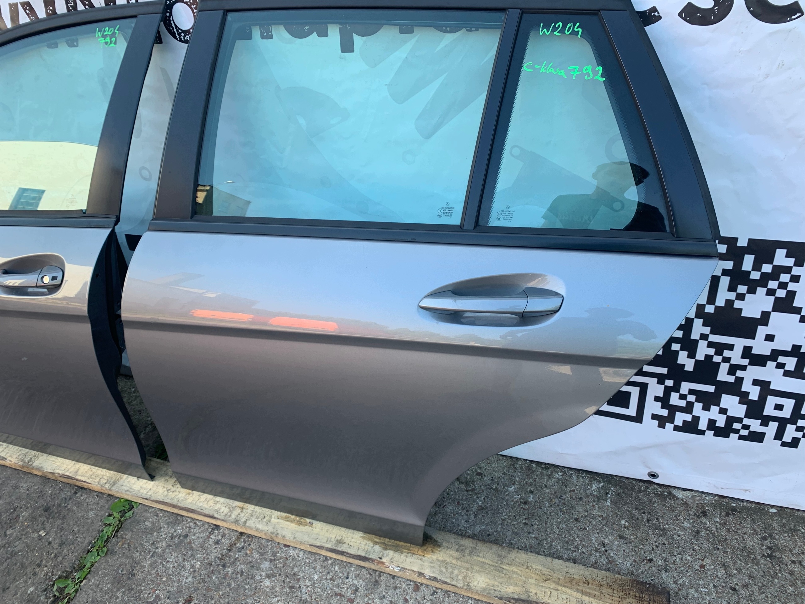 nice MERCEDES W204 C KLASA door left left front front 792 C792