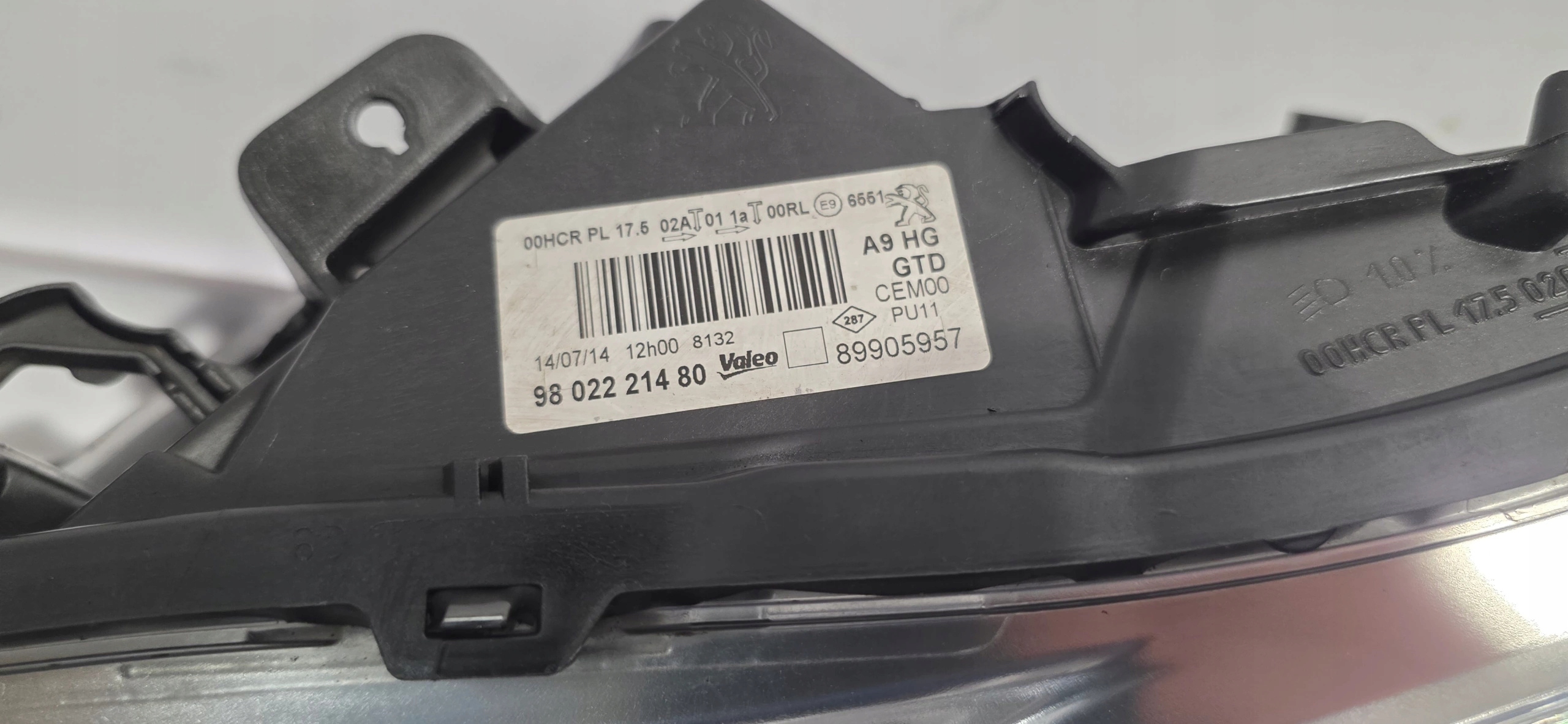 light left front lens LED PEUGEOT 208 12-15 original 9802221480