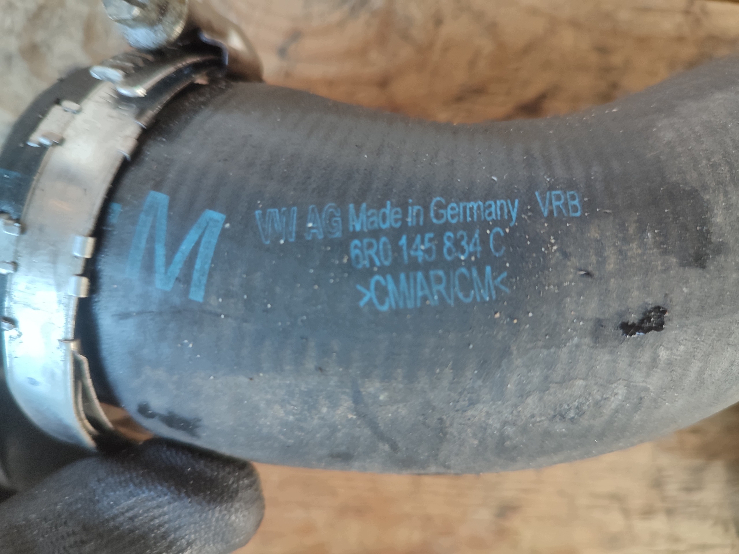 VW AUDI SKODA cijev interkulera 6R0145834C