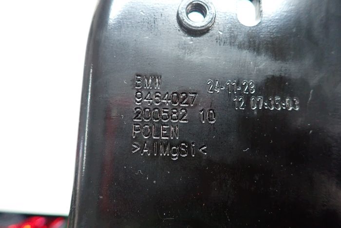 BMW 5 G60 G61 G70 7 okular console lights left