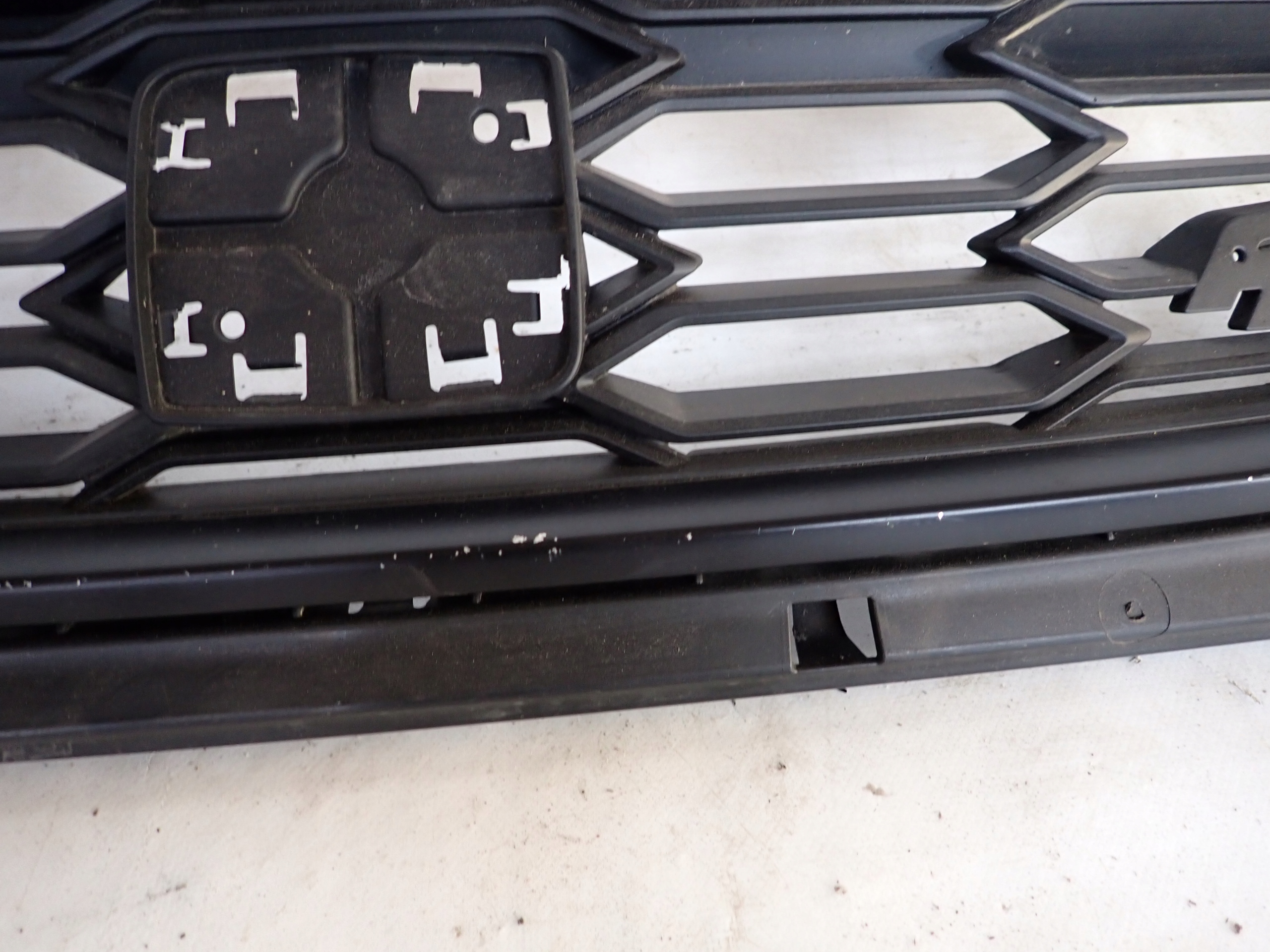 SEAT LEON III 3 FR 5F0 17- LIFT Grille