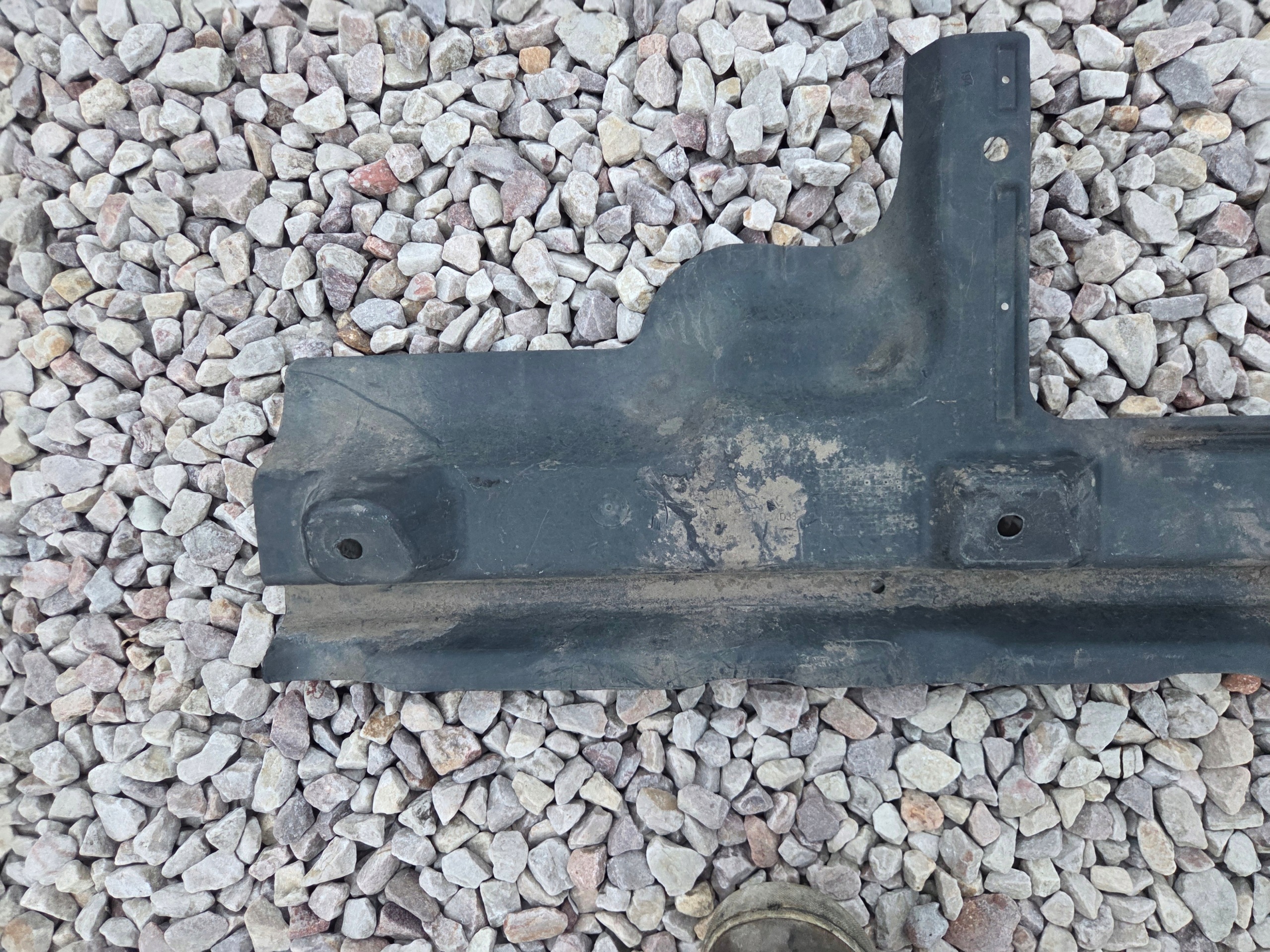 cover floor chassis left Volkswagen transporter 7E3825311