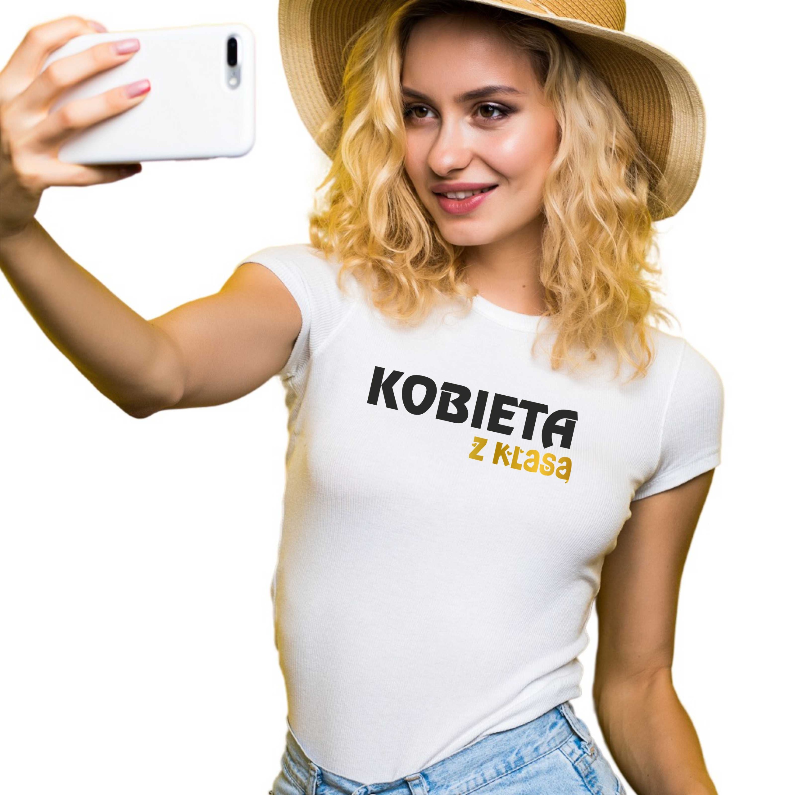 

Koszulka Kobieta Z Klasą Prezent Na Dzień Kobiet
