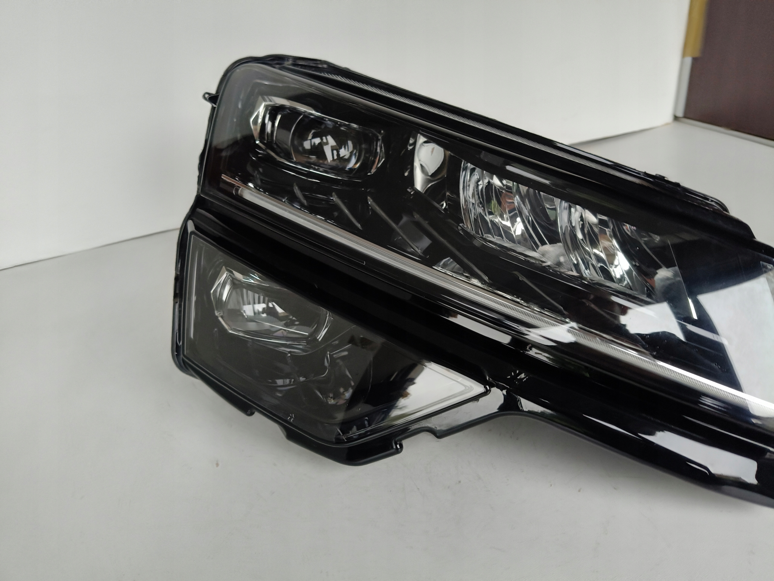 light right REFLEKTOR SKODA KAROQ 57A 17- FULL LED