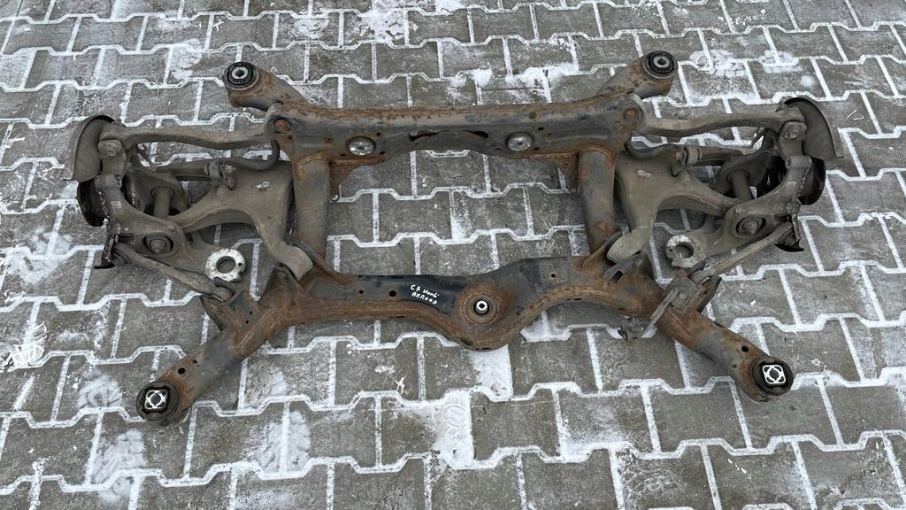 AUDI A6 C7 ALLROAD 3.0 TDI BELKA ZAWIESZENIE ZWROTNICE TYŁ