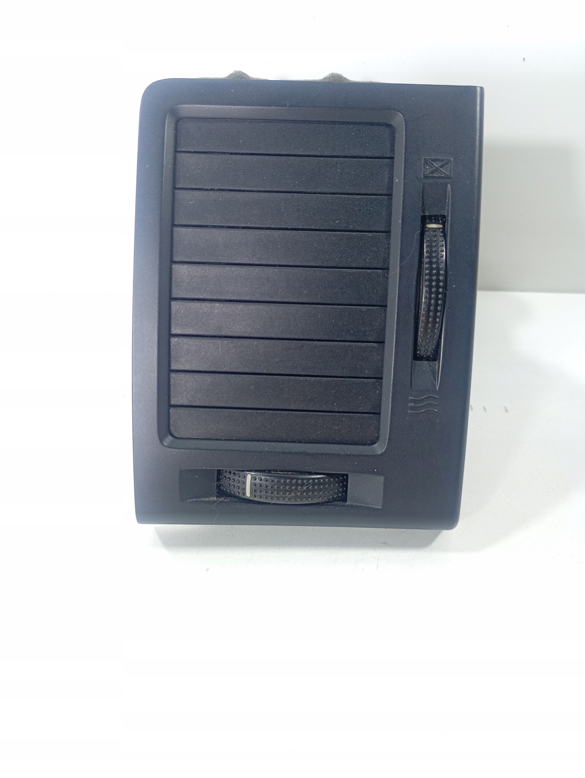 Hyundai Getz 02-11 grid air conditioning devices air left driver´s