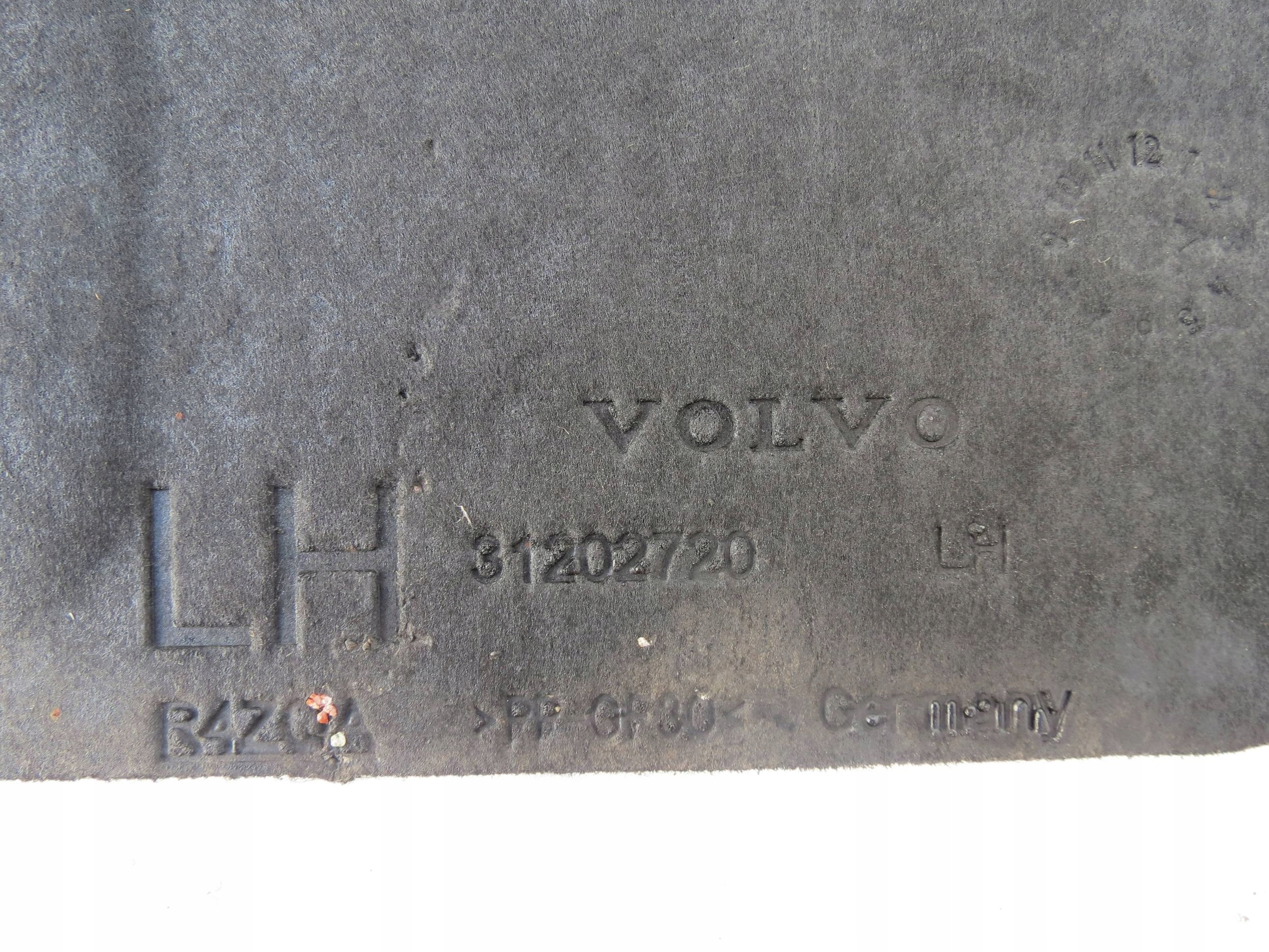 cover central chassis left VOLVO S60 V60 31202720