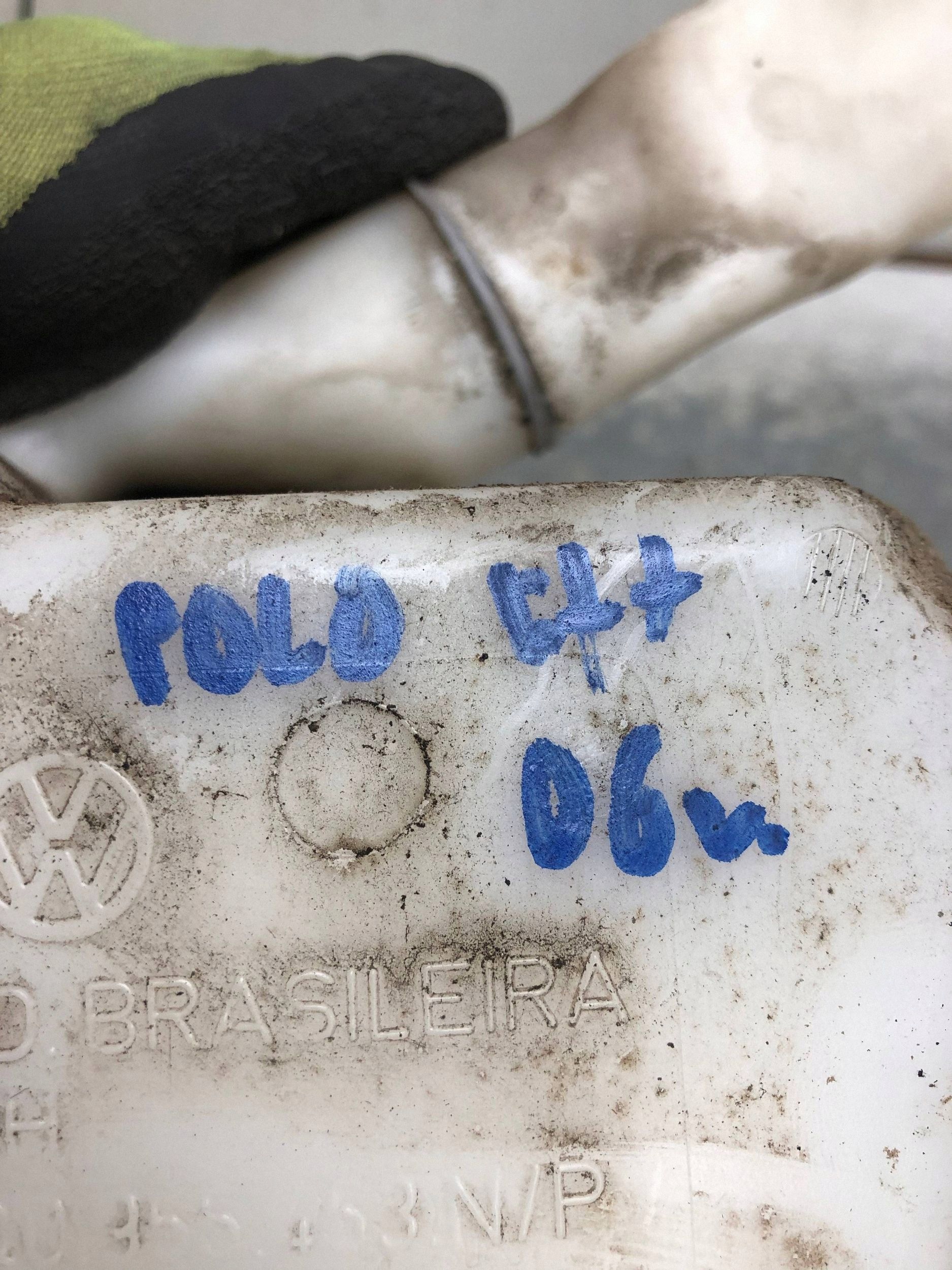 washer fluid tank VW FOX 6Q0955453N