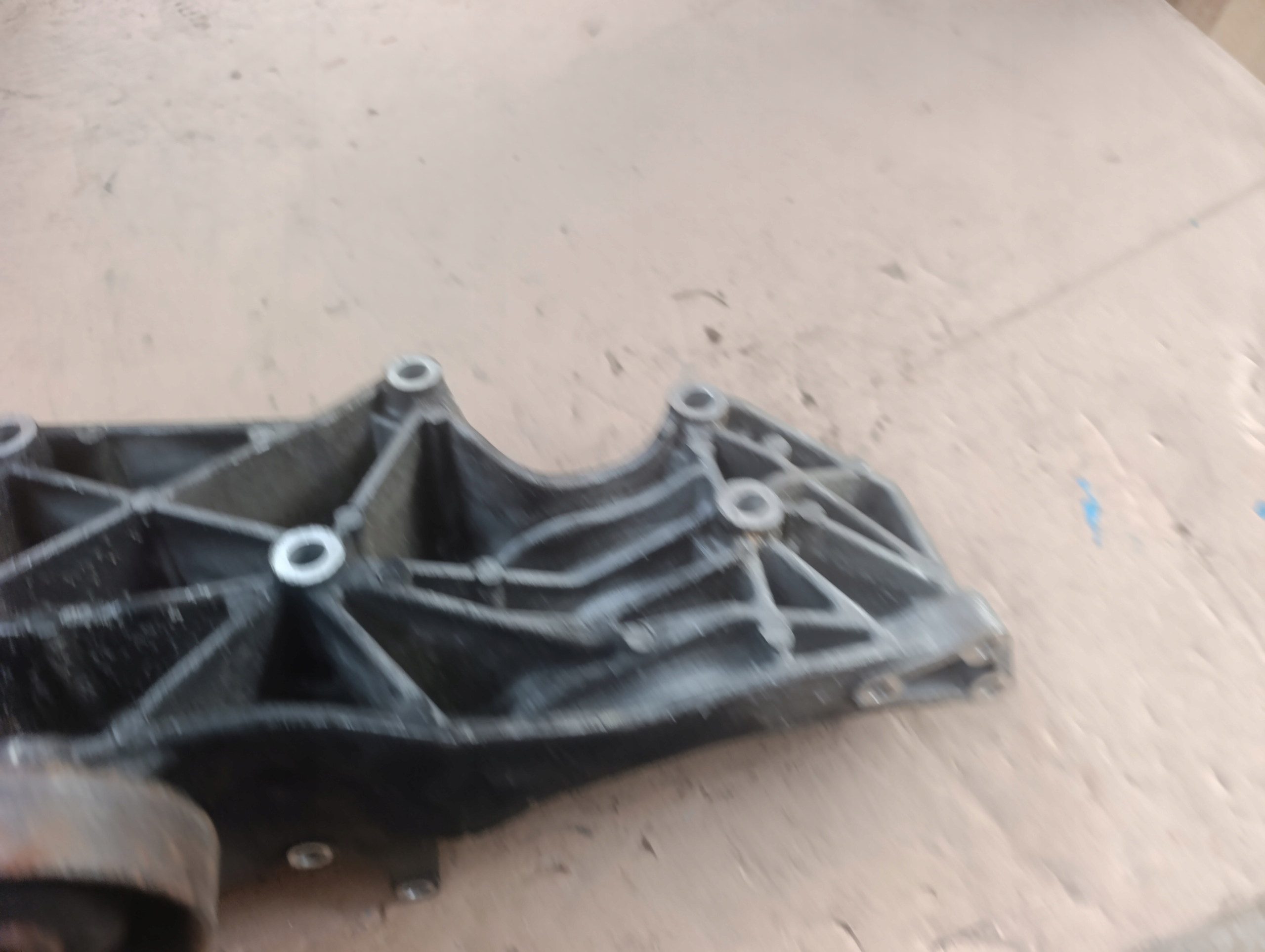 supporto alternatore AUDI A4 B6 2.0 06B903143L