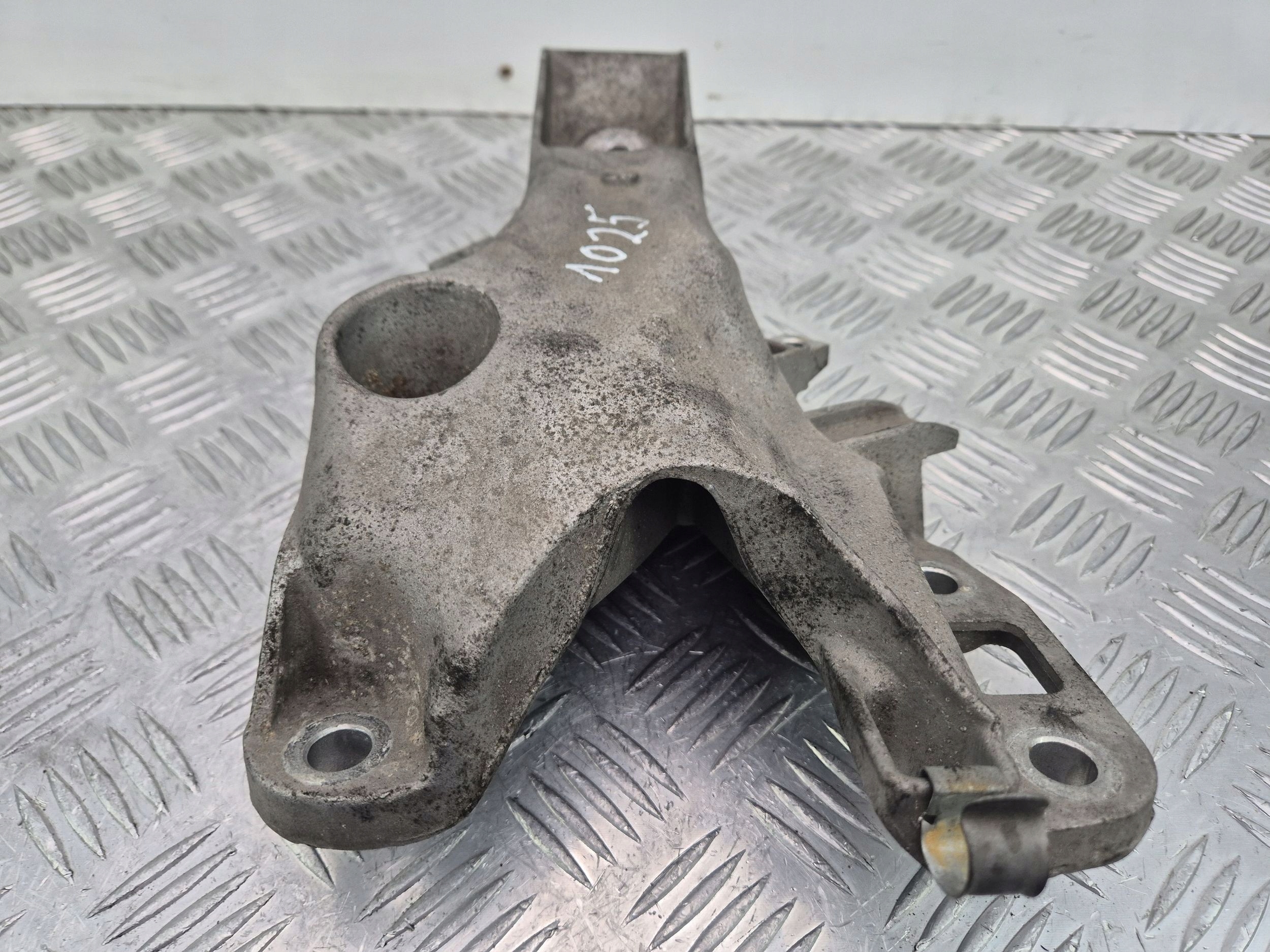 engine mount BMW X5 E70 3.0si 6772673 N52B30A