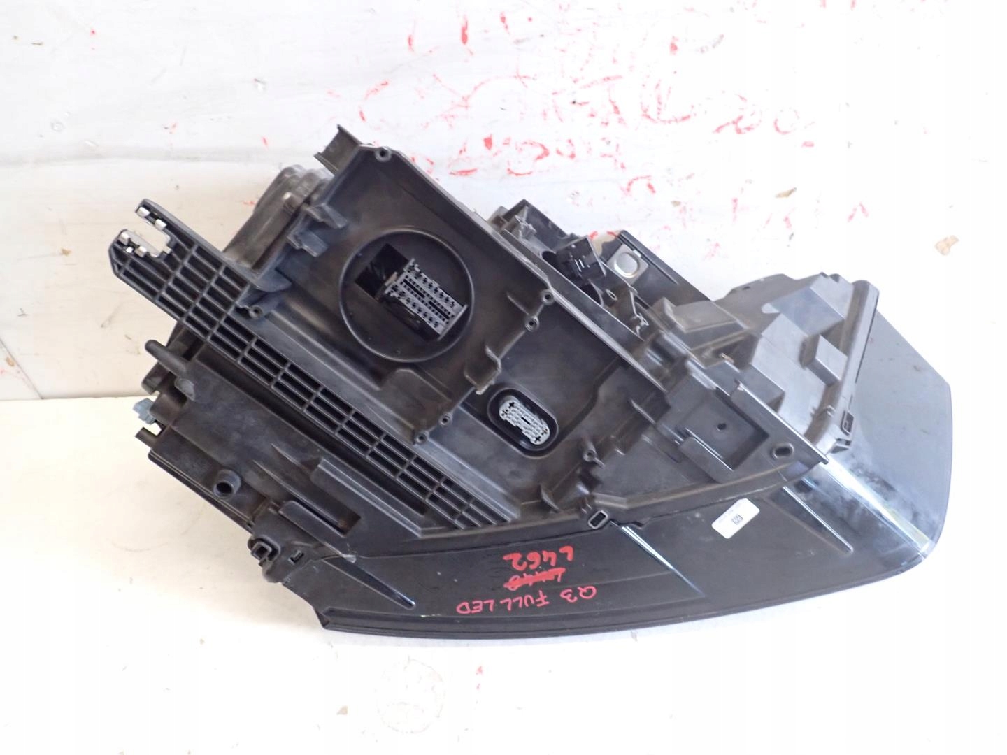 light front front left AUDI Q3 LIFT 2016- FULL LED 8U0941033