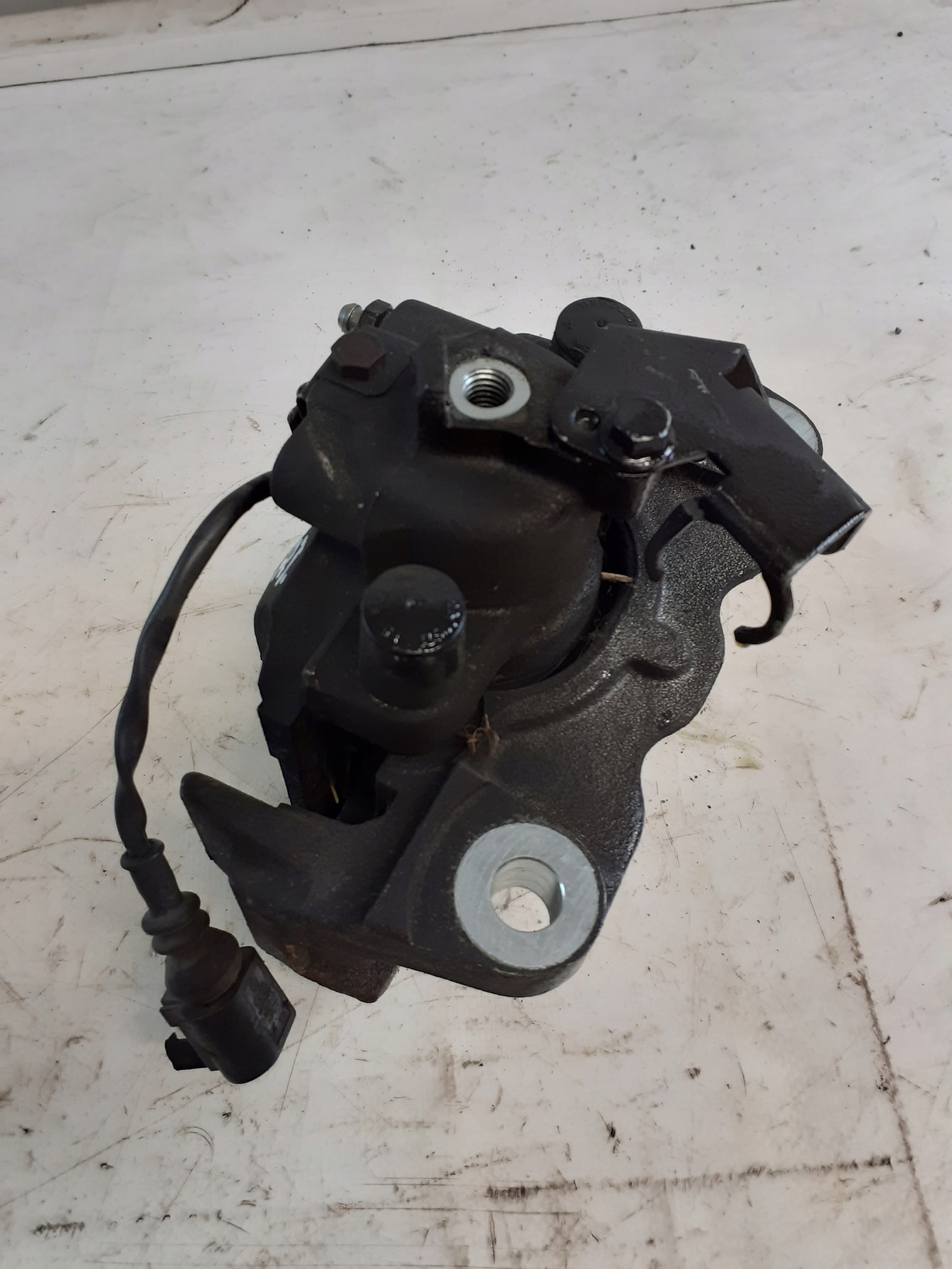 caliper brake rear part right TOUAREG 7L
