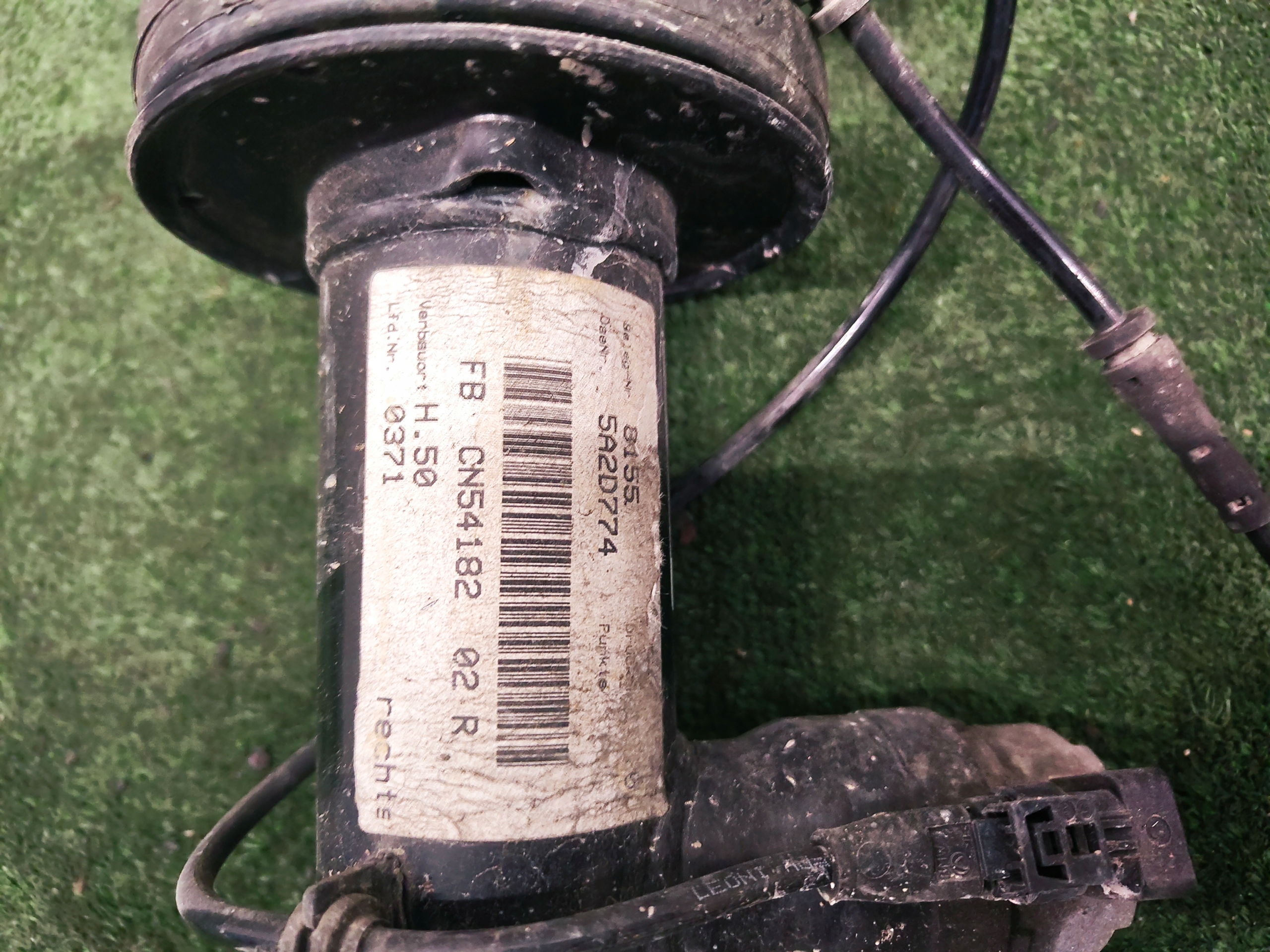 BMW 5 G61 shock absorber rear part right left 5A2D774 5A2D773
