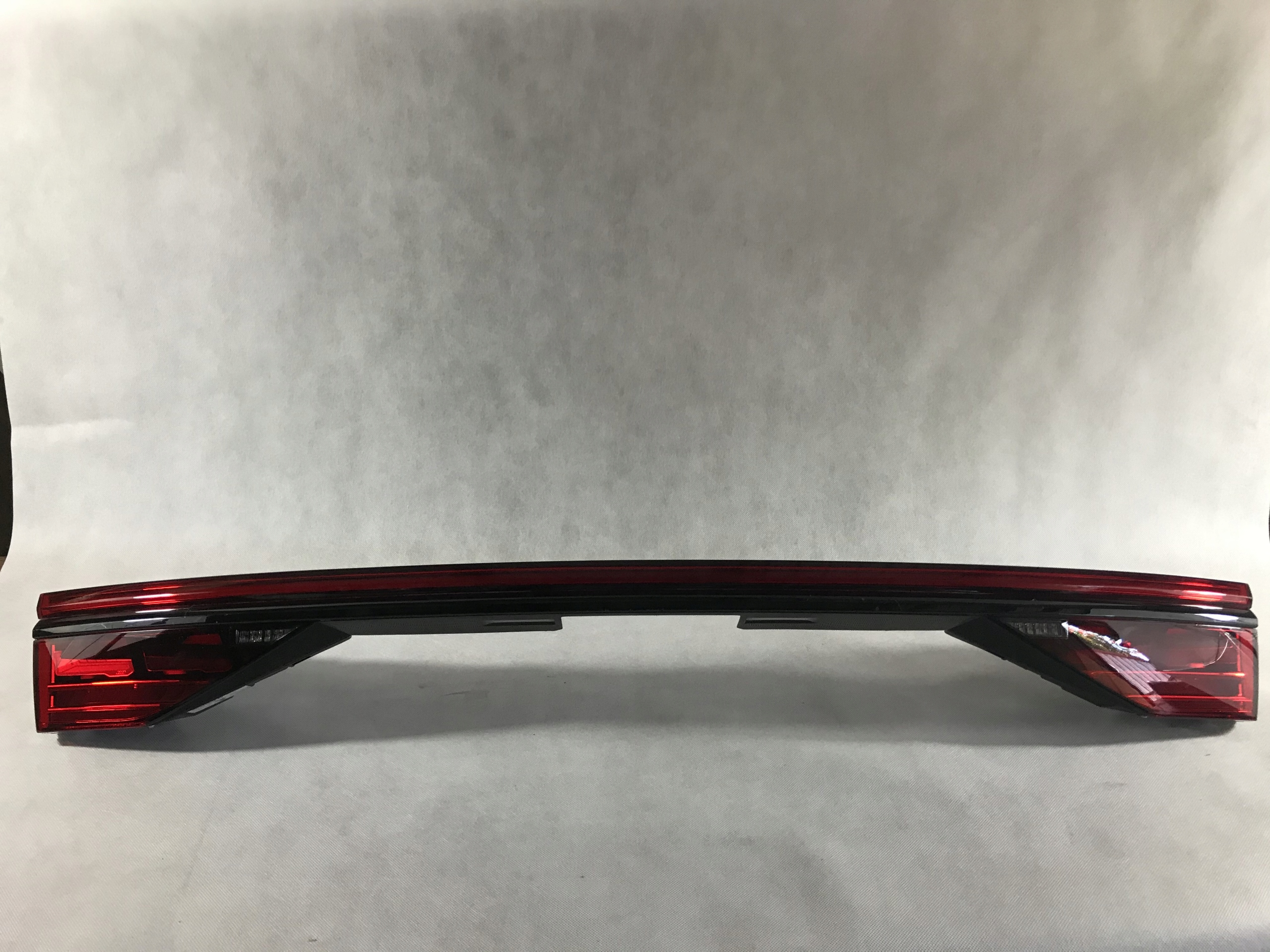 AUDI A8 D5 17- ФАРА ЗАДНЯ КРИШКА ВИСОКА МАТРИКС USA