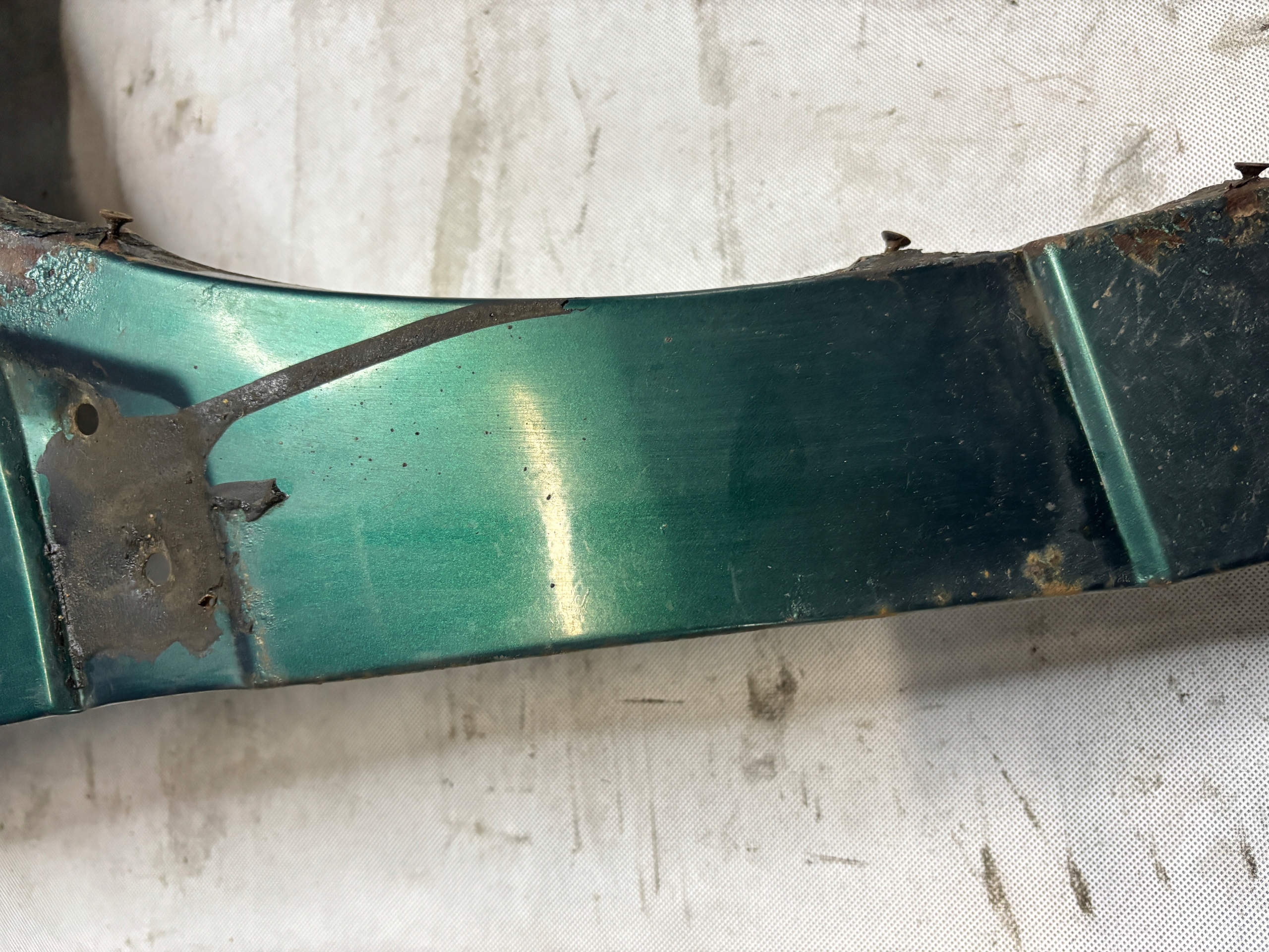 fender right front Volkswagen Golf III 3 k: LC6P