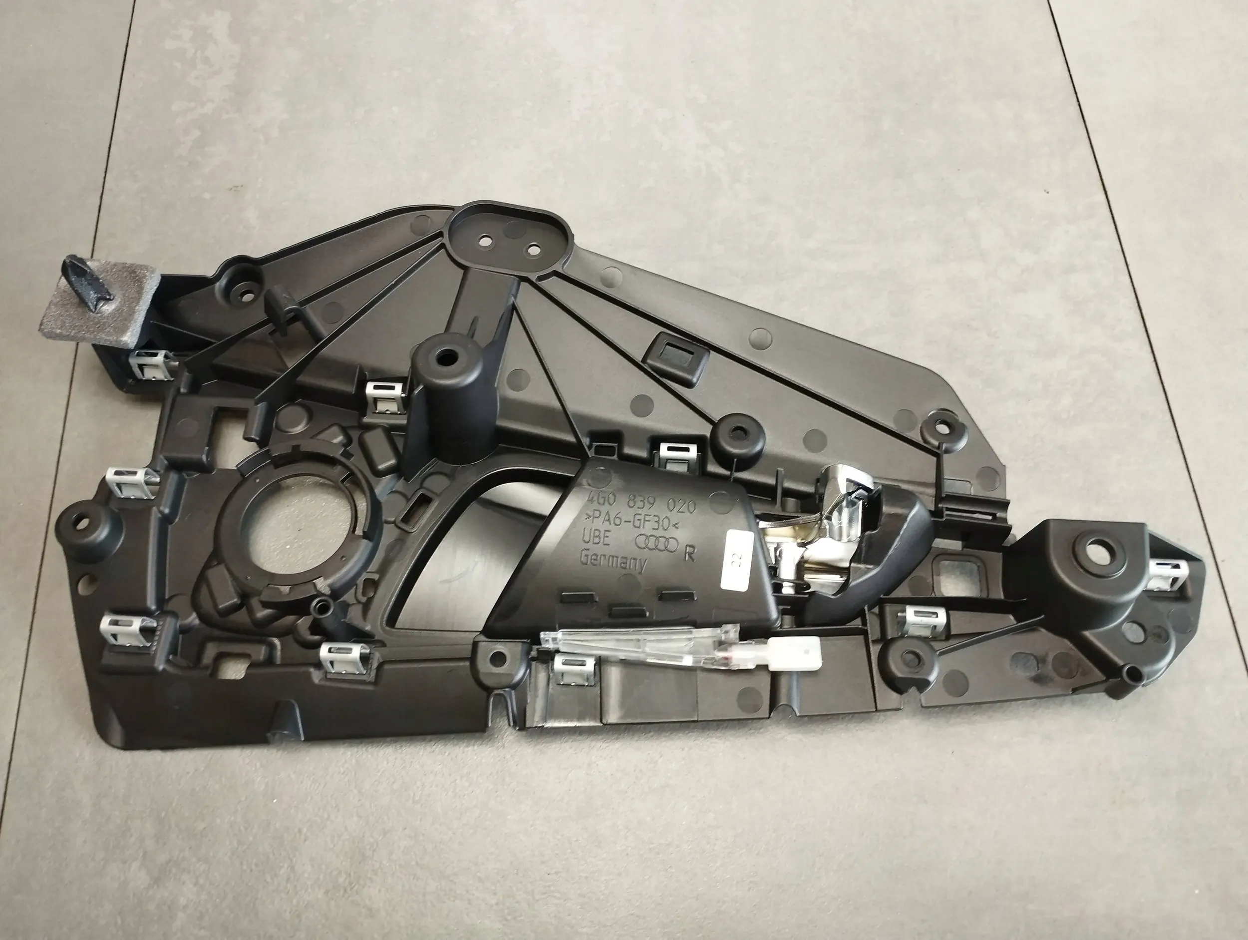 Audi A6 C7 4G handle inner right rear part 4G0839020
