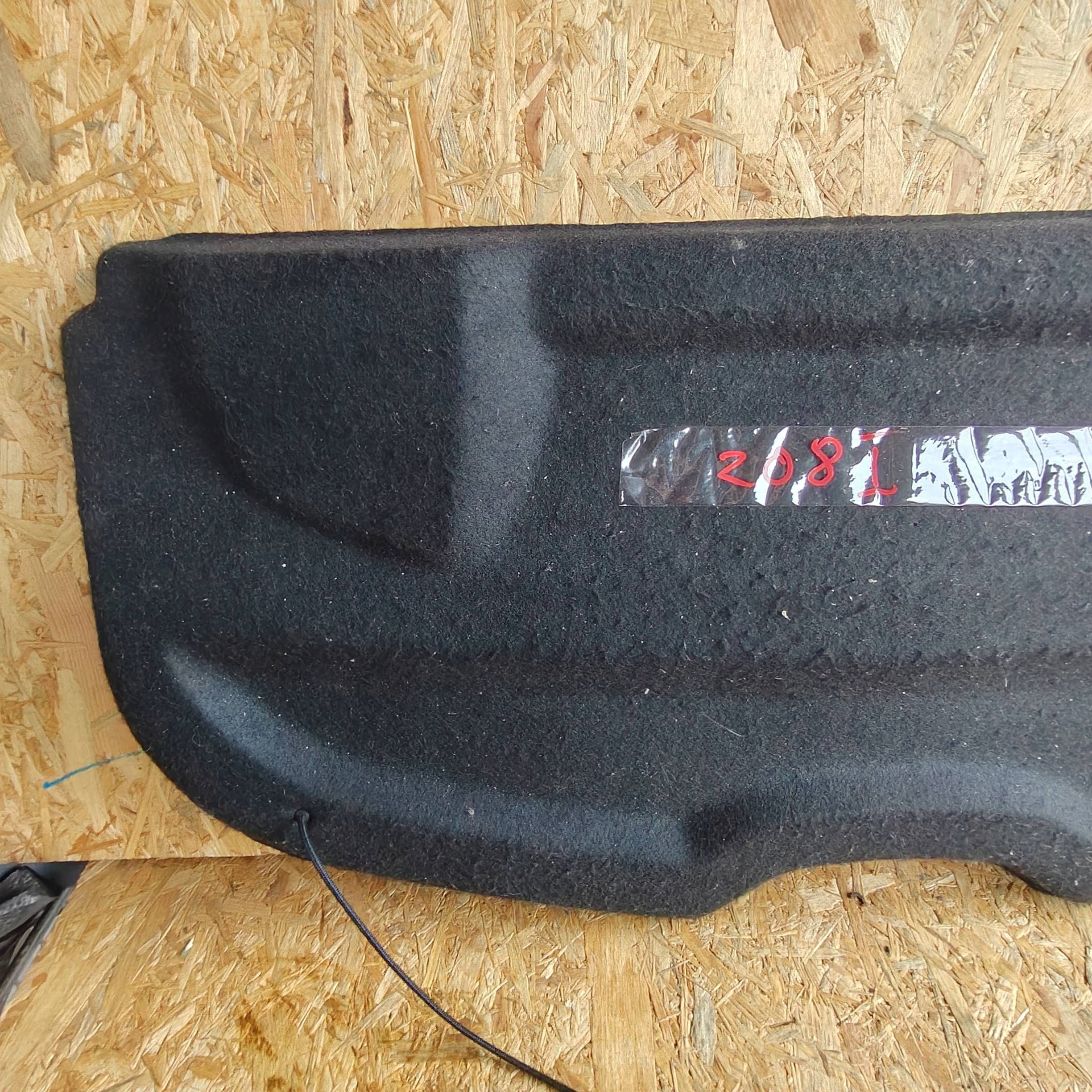 plato boot Peugeot 208 and