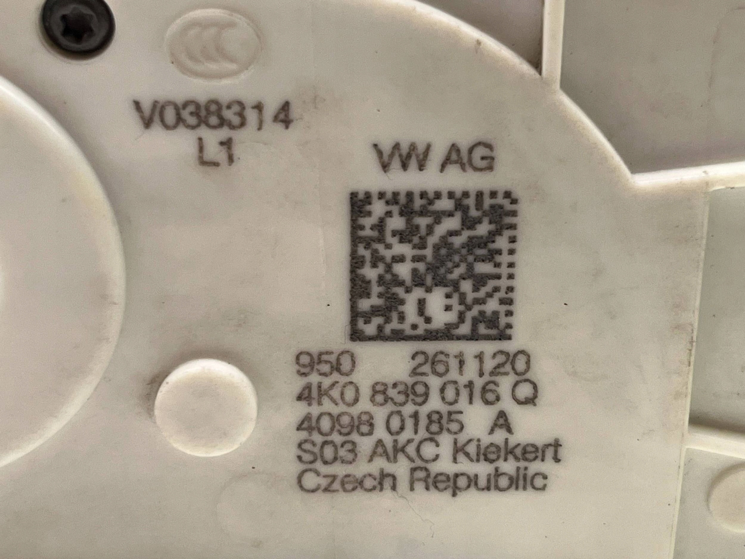 AUDI A6 A7 Q8 lock door right rear part 4K0839016Q @M