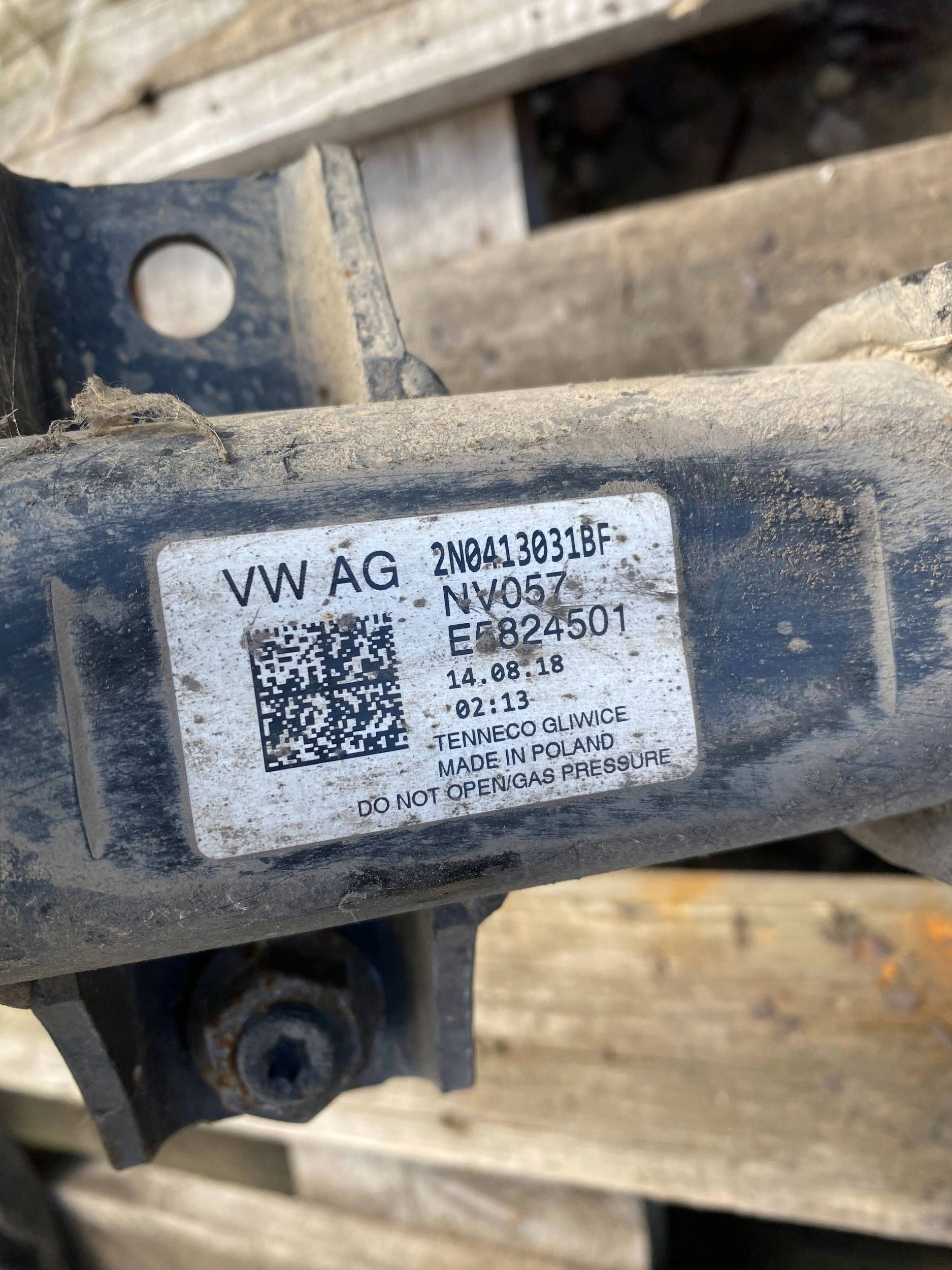VW CRAFTER II MAN TGE 7C McPherson swing left front 2N0413031BF